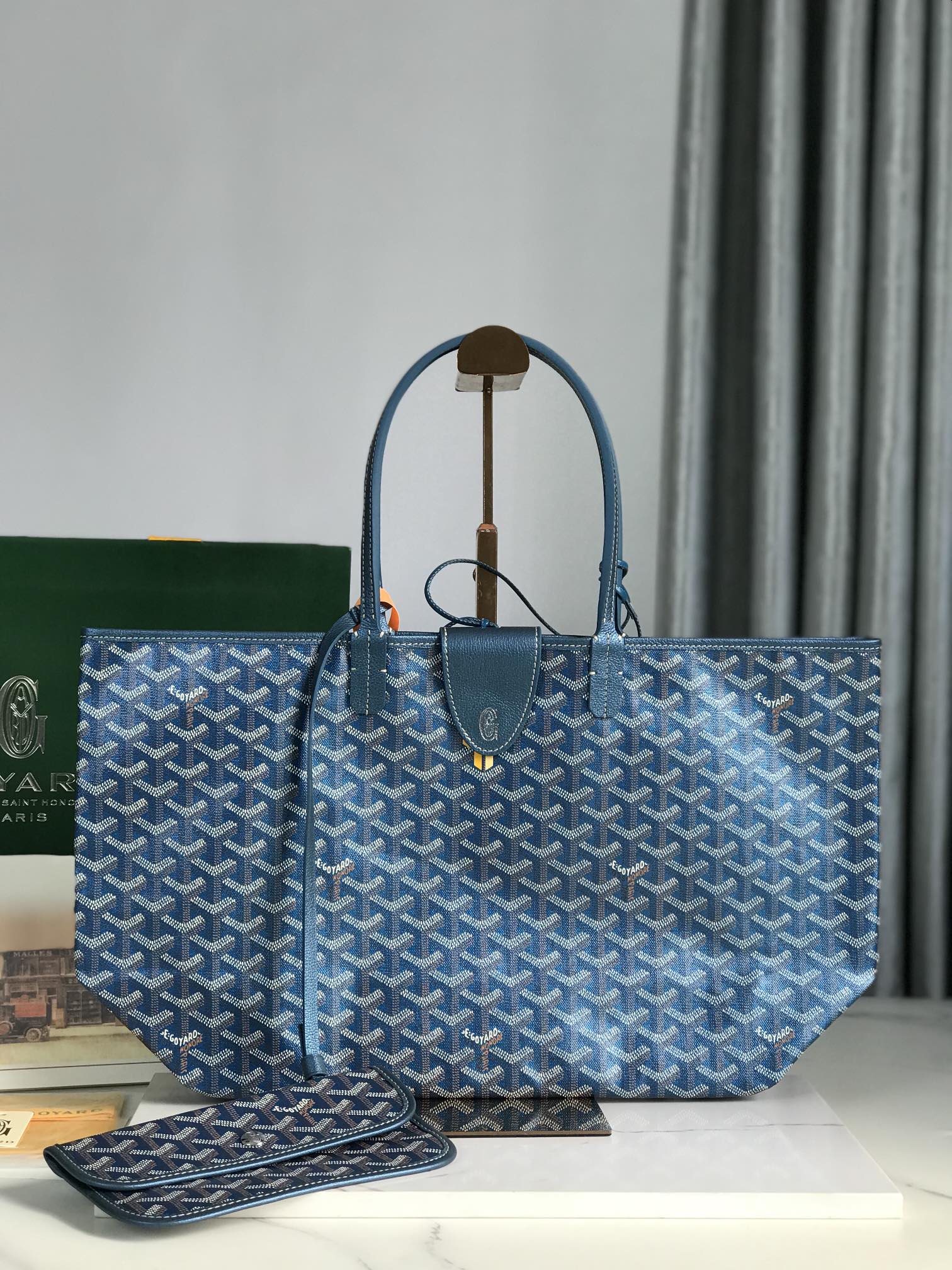 GOYARD SAINT LOUIS PM 34 IN NAVY BLUE GOYARDINE CANVAS AND CALFSKIN