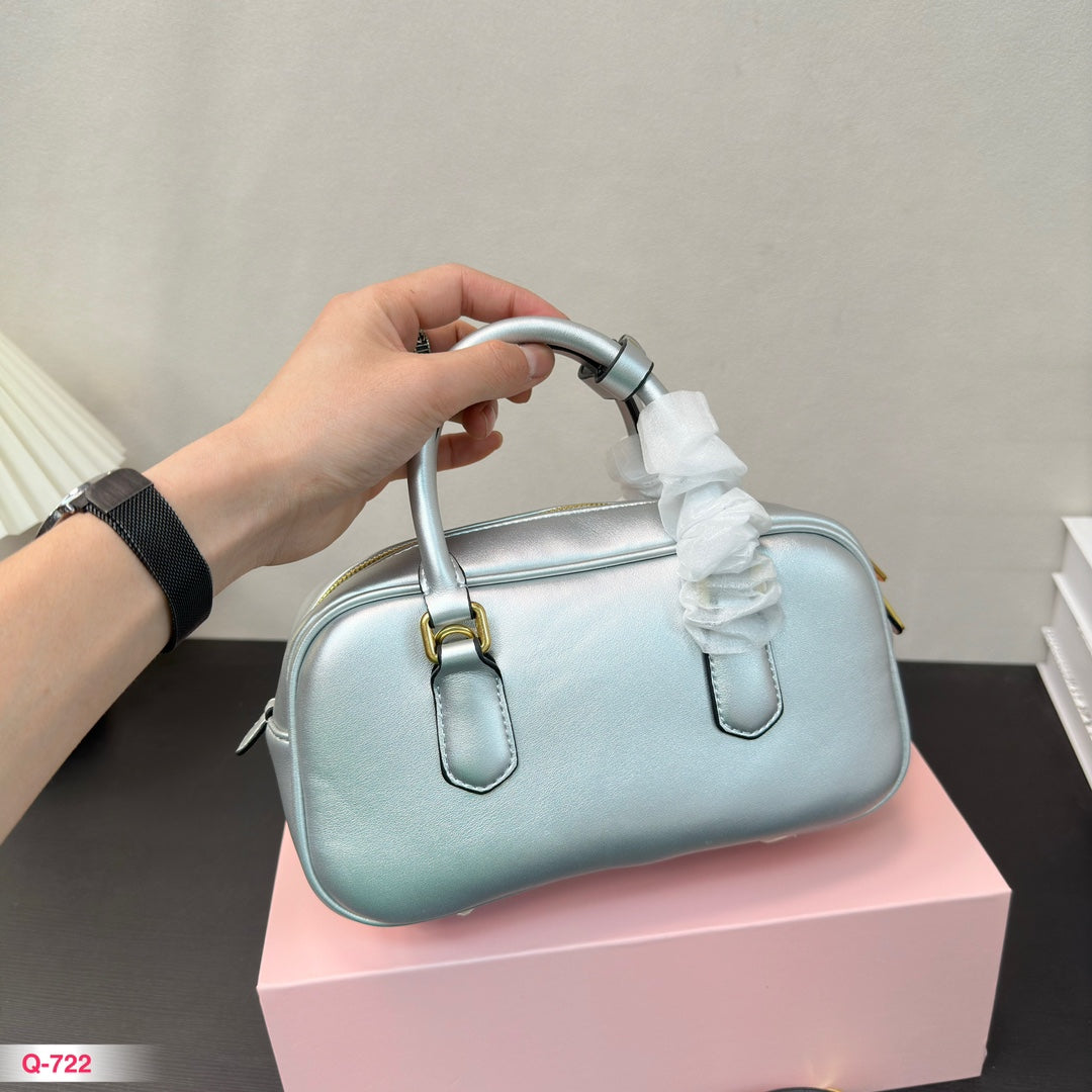 FENDI ARCADIE 22 BAG IN SILVER CALFSKIN