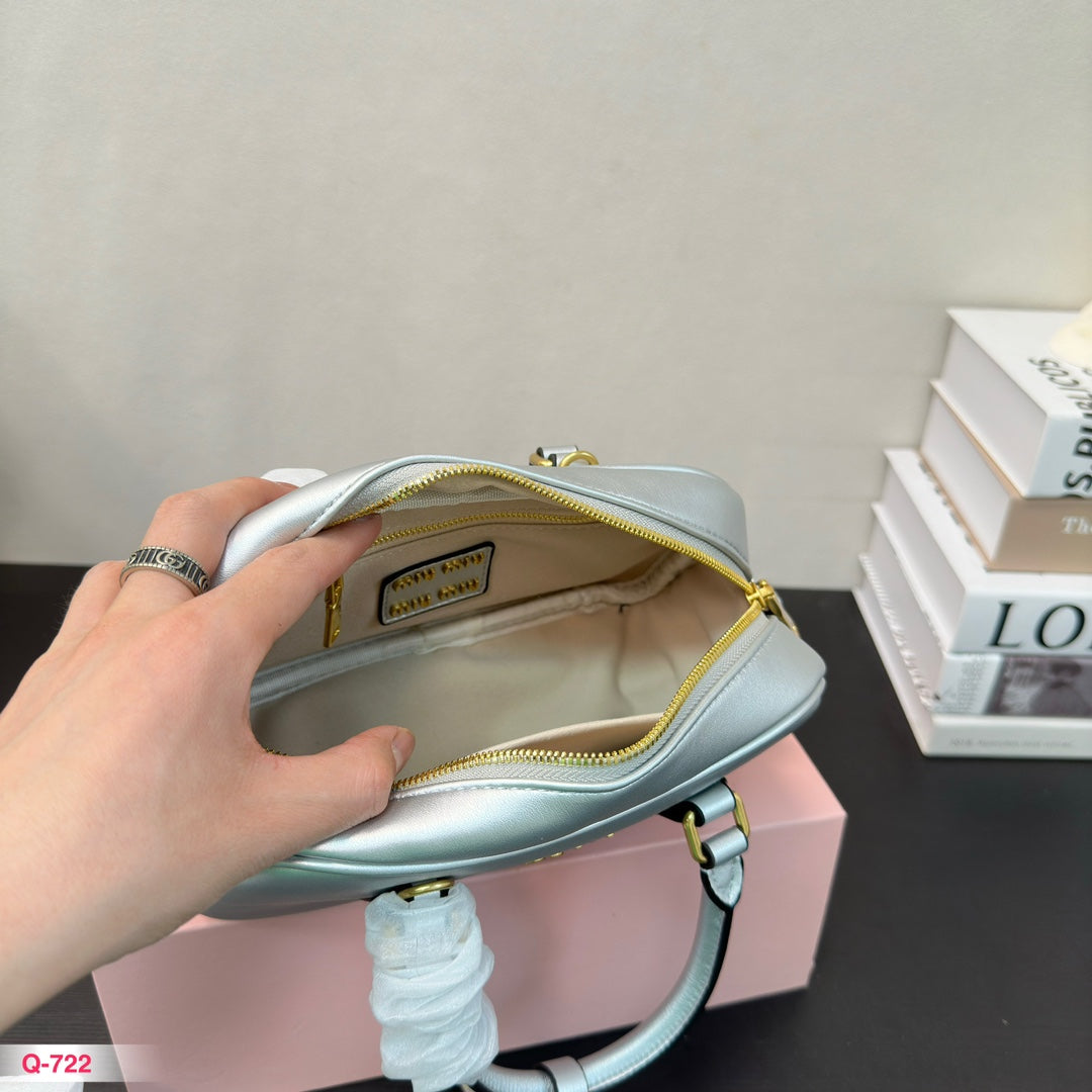 FENDI ARCADIE 22 BAG IN SILVER CALFSKIN