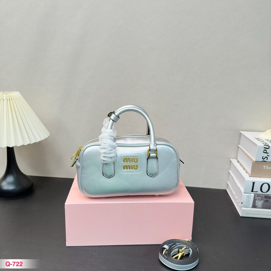 FENDI ARCADIE 22 BAG IN SILVER CALFSKIN