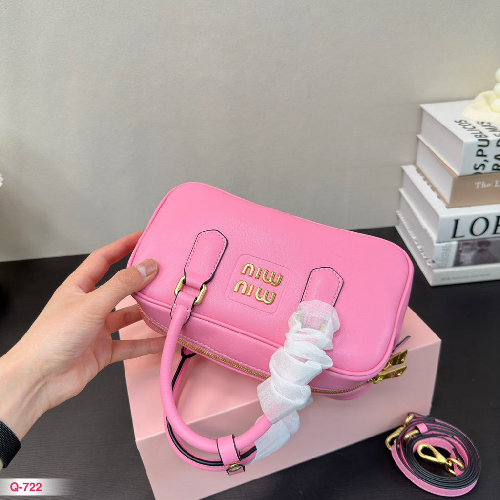 MIU MIU ARCADIE 22 BAG IN LIGHT PINK CALFSKIN