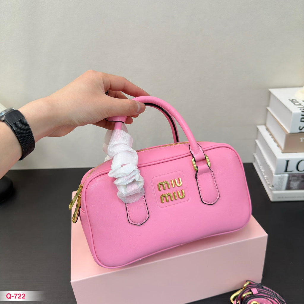 MIU MIU ARCADIE 22 BAG IN LIGHT PINK CALFSKIN