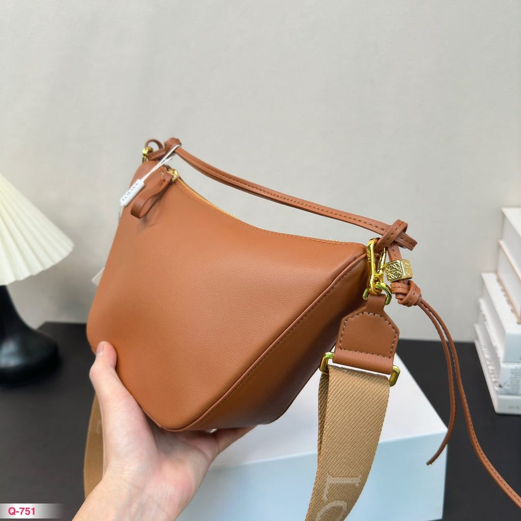 LOEWE LOE MINI 27 HAMMOCK HOBO BAG IN TAN CLASSIC CALFSKIN