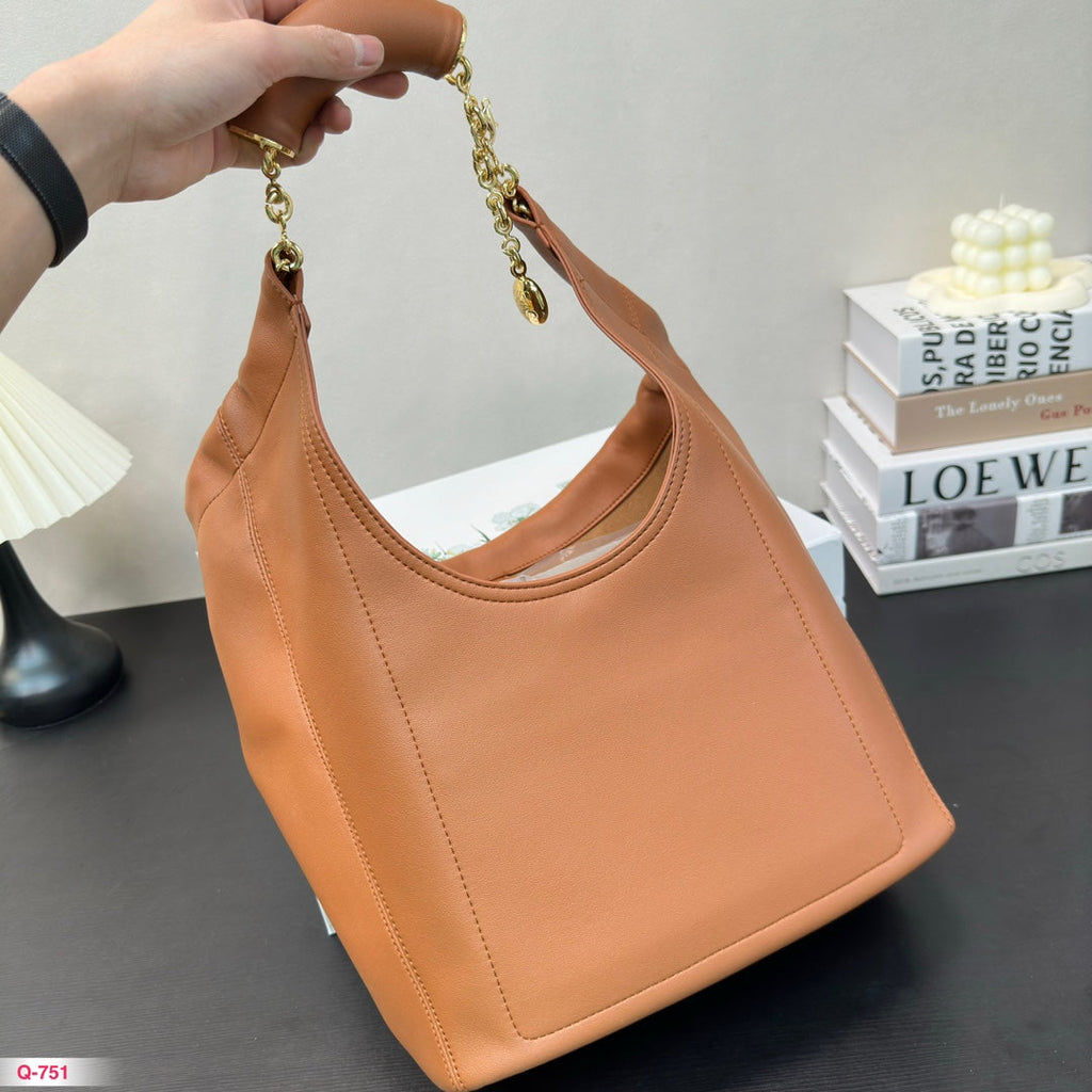 LOEWE LOE SMALL SQUEEZE 34 BAG IN OAK NAPPA LAMBSKIN