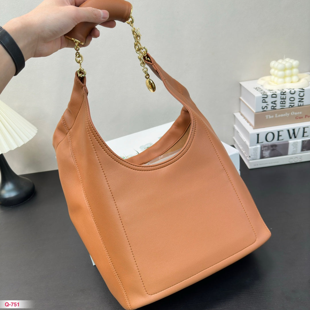 LOEWE LOE SMALL SQUEEZE 34 BAG IN OAK NAPPA LAMBSKIN