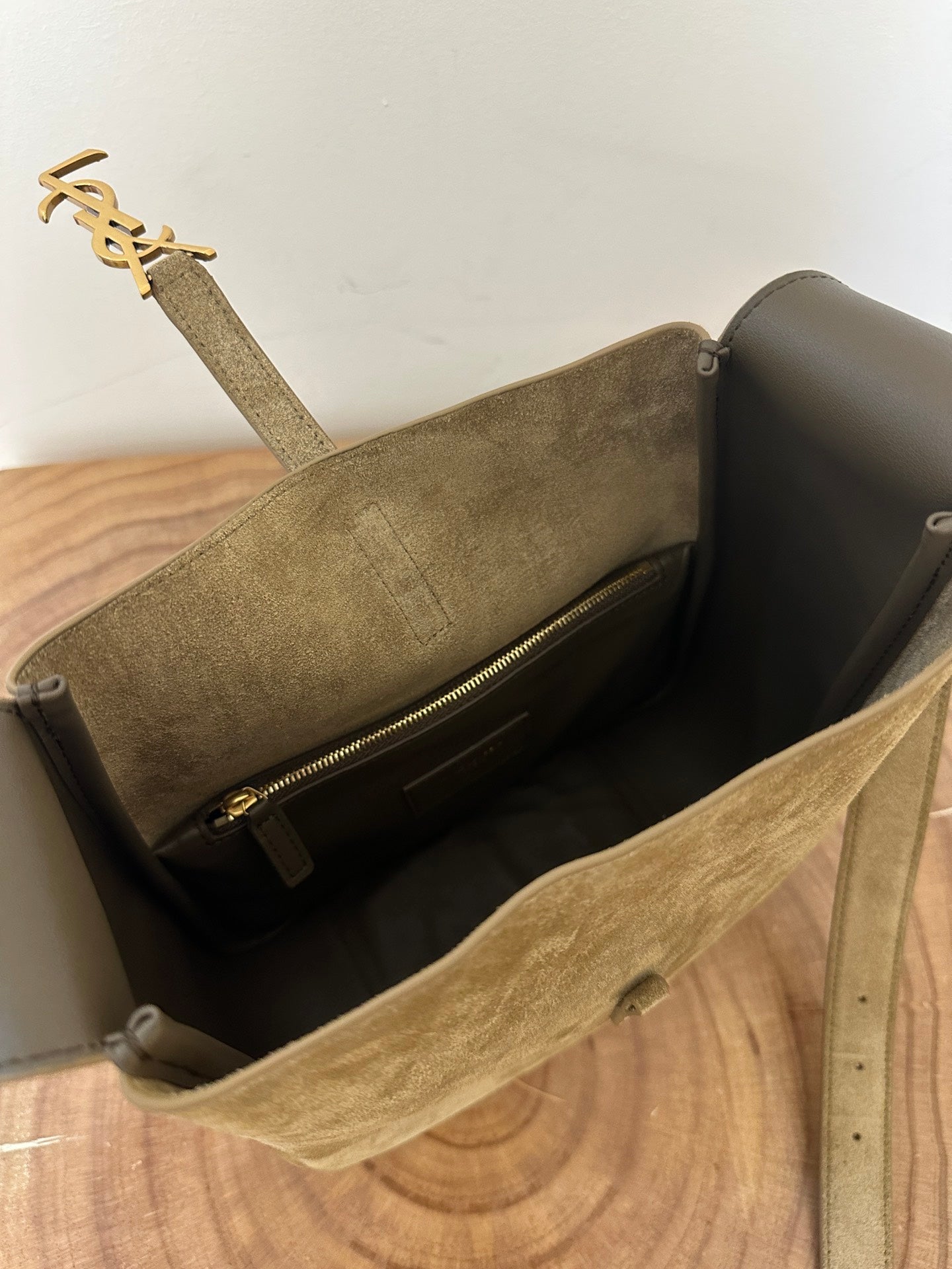 SAINT LAURENT LE 5 À 7  SUPPLE SMALL 22 IN PEANUT BROWN SUEDE
