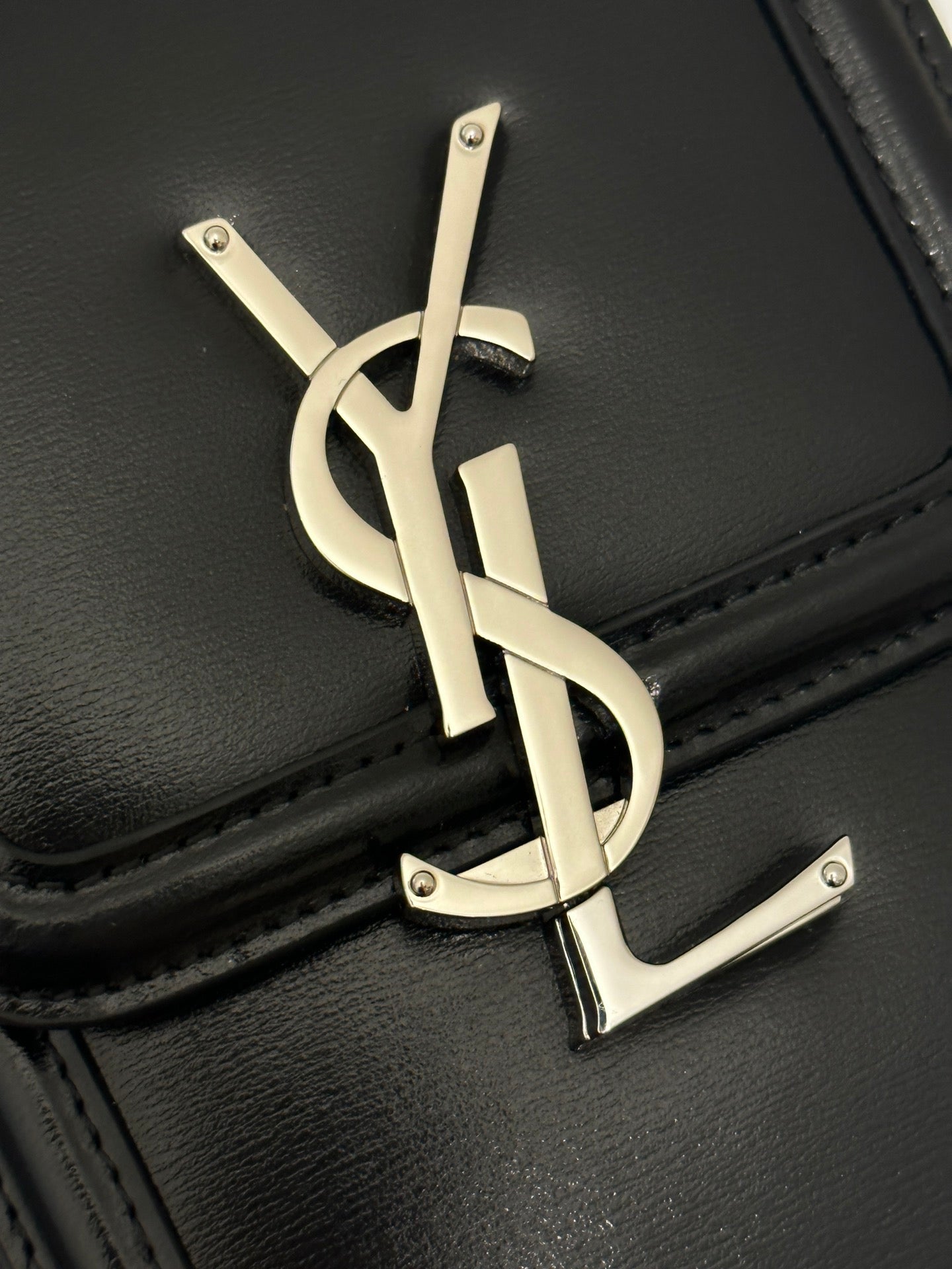 SAINT LAURENT SOLFERINO 18 BLACK CALFSKIN PHONE BAG