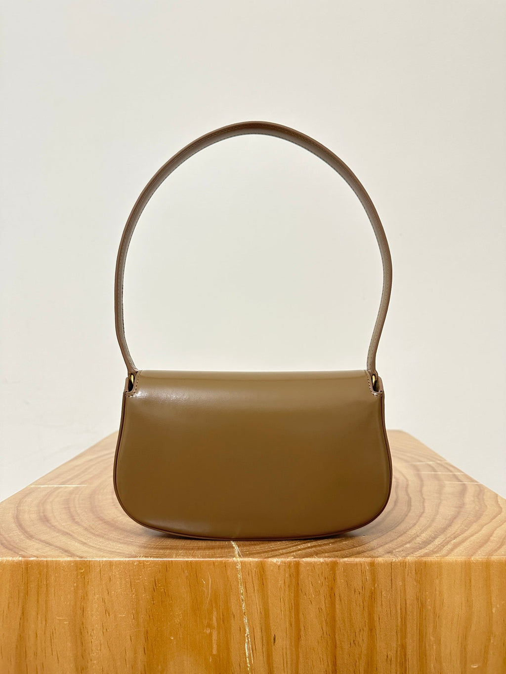 SAINT LAURENT VOLTAIRE 17 CARAMEL BROWN CALFSKIN BAG