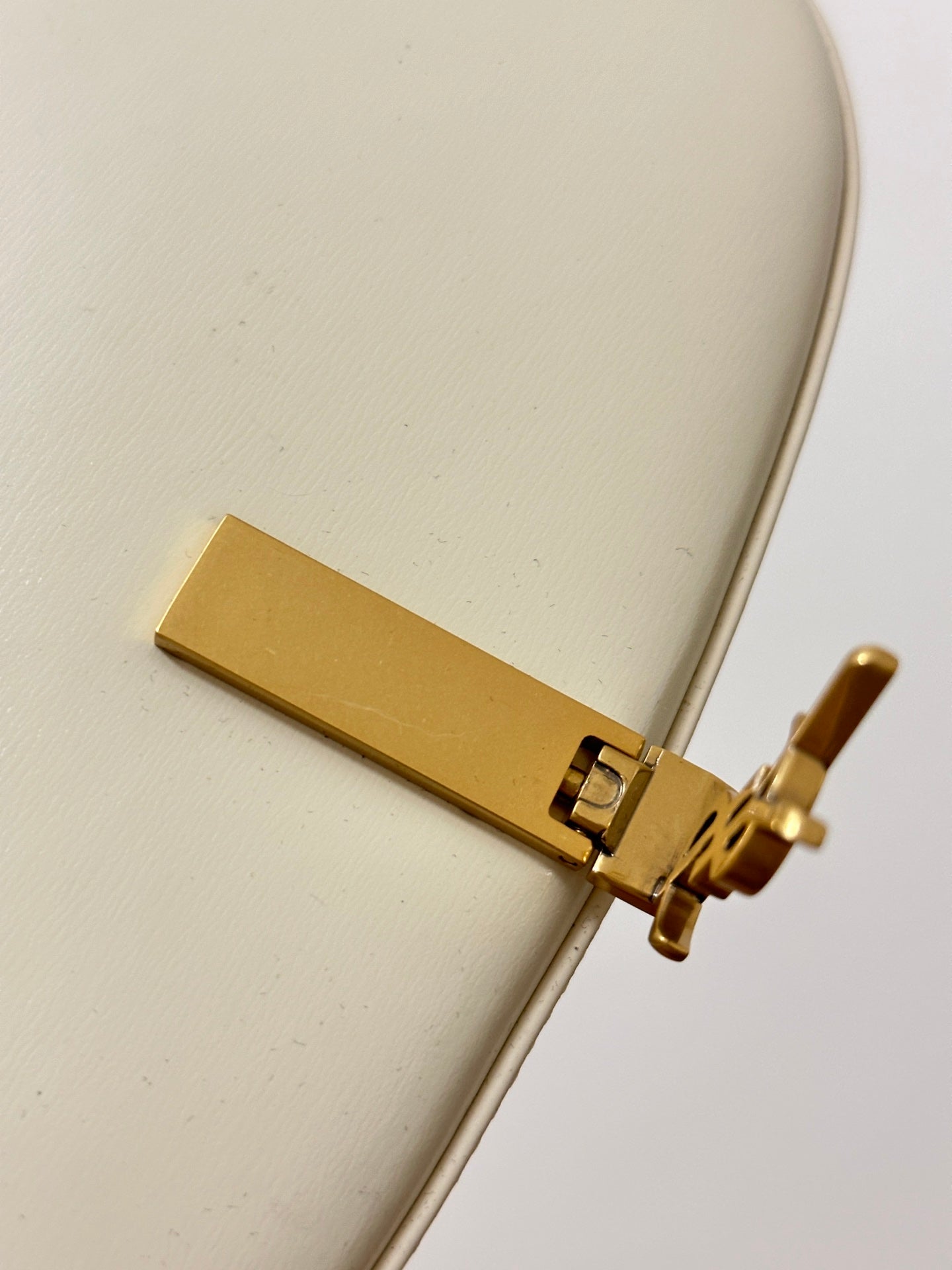 SAINT LAURENT VOLTAIRE 17 WHITE CALFSKIN BAG