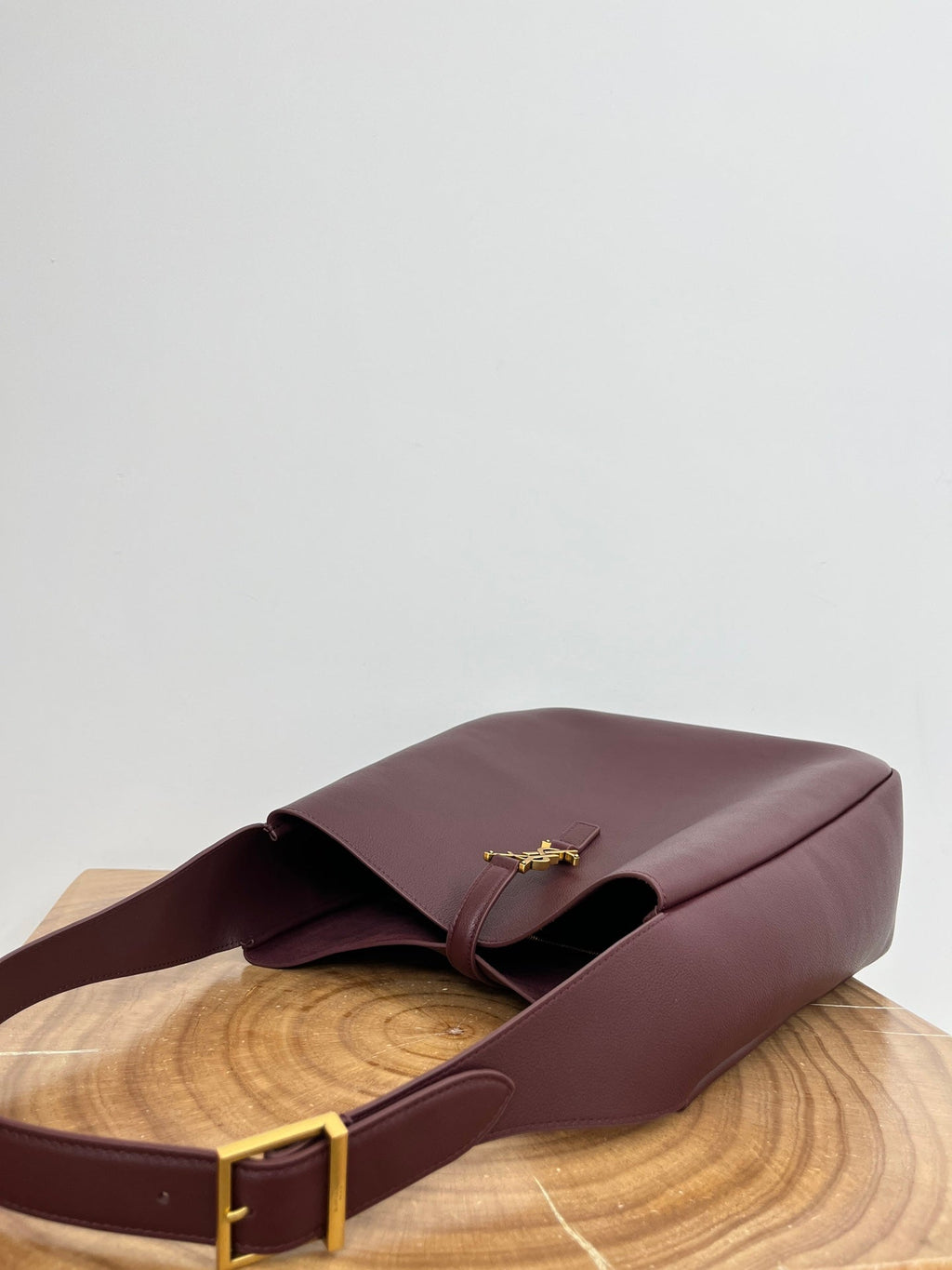 SAINT LAURENT LE 5 À 7 LARGE SUPPLE 31 IN WINE RED GRAINED CALFSKIN