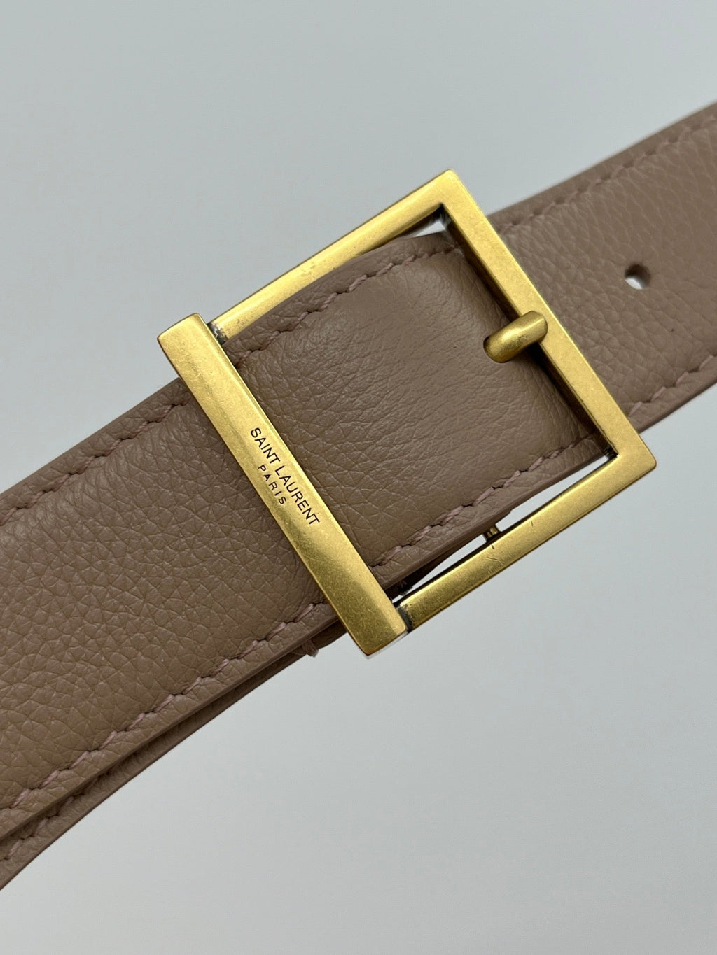SAINT LAURENT LE 5 À 7 LARGE SUPPLE 31 IN LIGHT BROWN GRAINED CALFSKIN