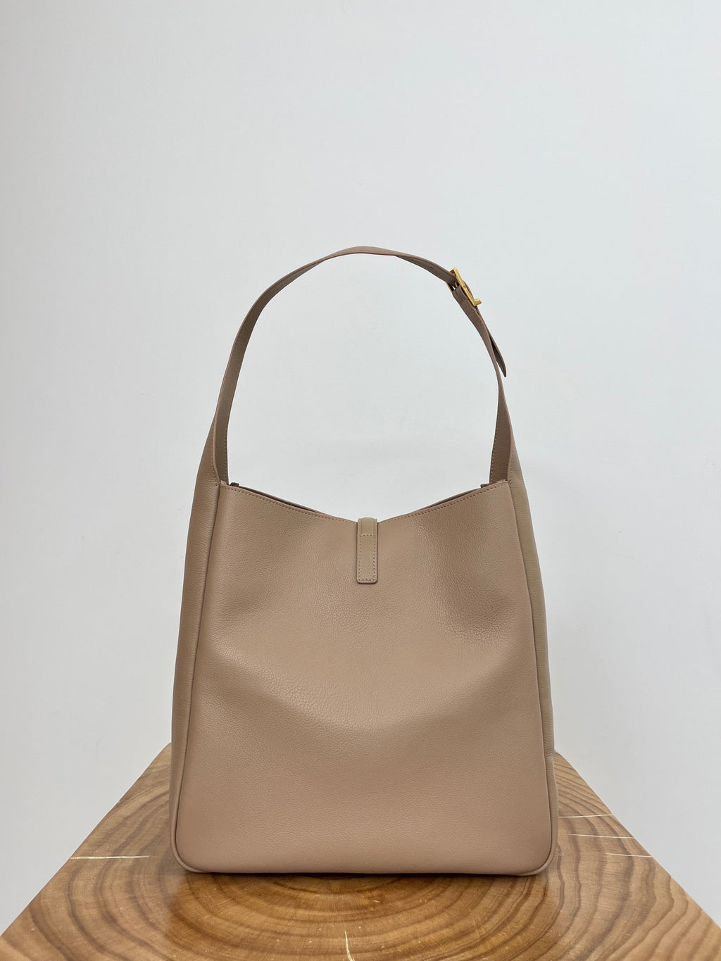 SAINT LAURENT LE 5 À 7 LARGE SUPPLE 31 IN LIGHT BROWN GRAINED CALFSKIN