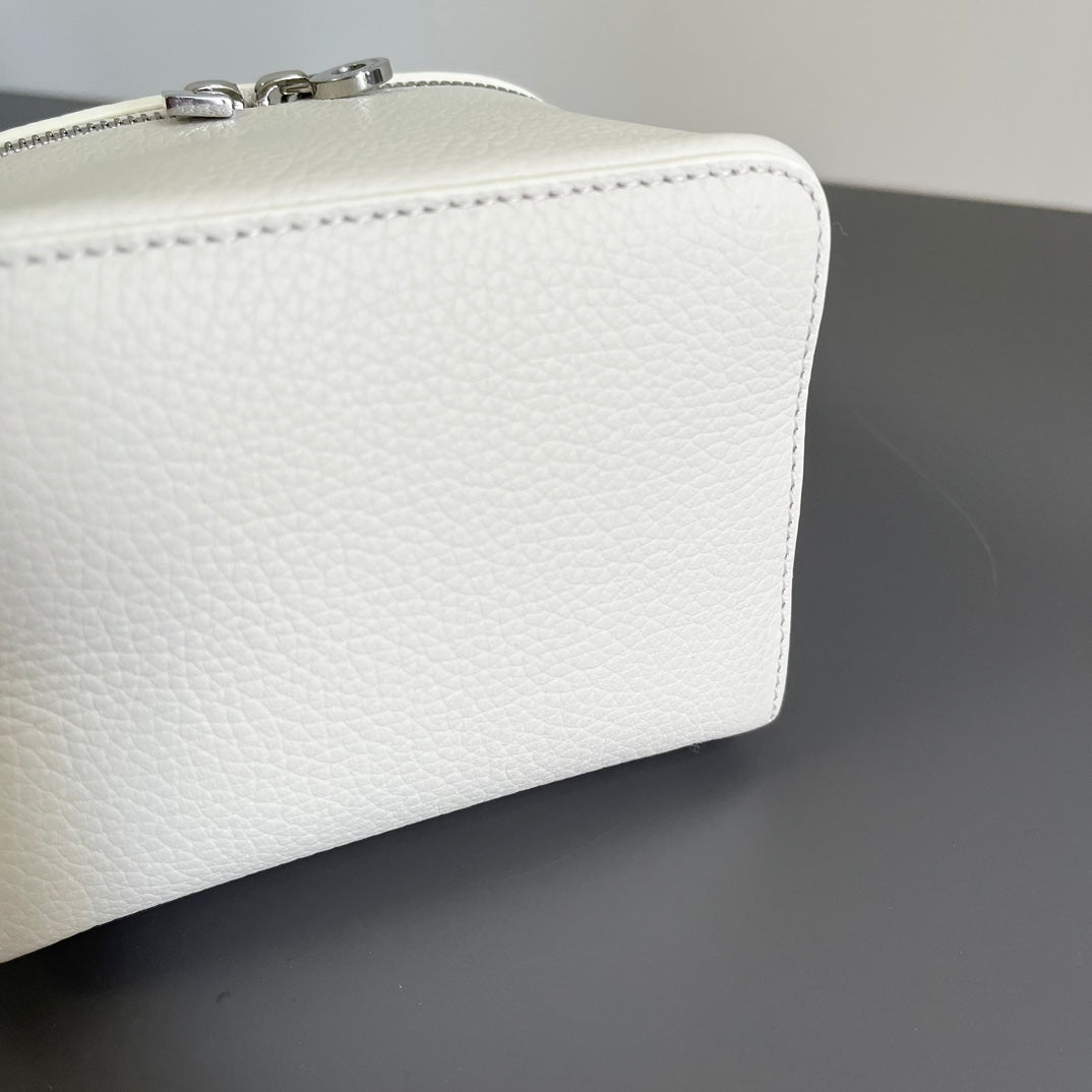 LORO PIANA EXTRA POCKET L12 IN WHITE CALFSKIN WITH SILVER HARDWARE