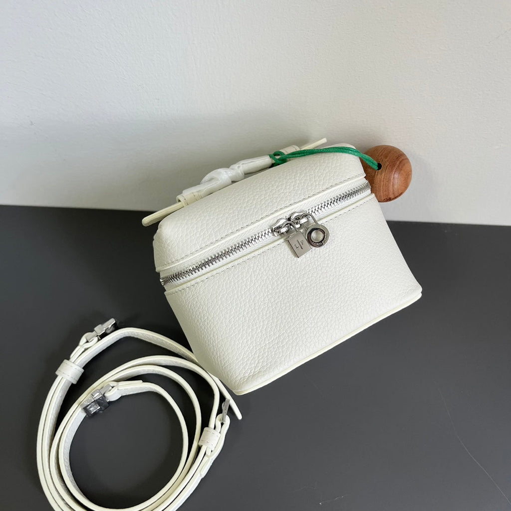 LORO PIANA EXTRA POCKET L12 IN WHITE GRAINED CALFSKIN WITH SILVER HARDWARE