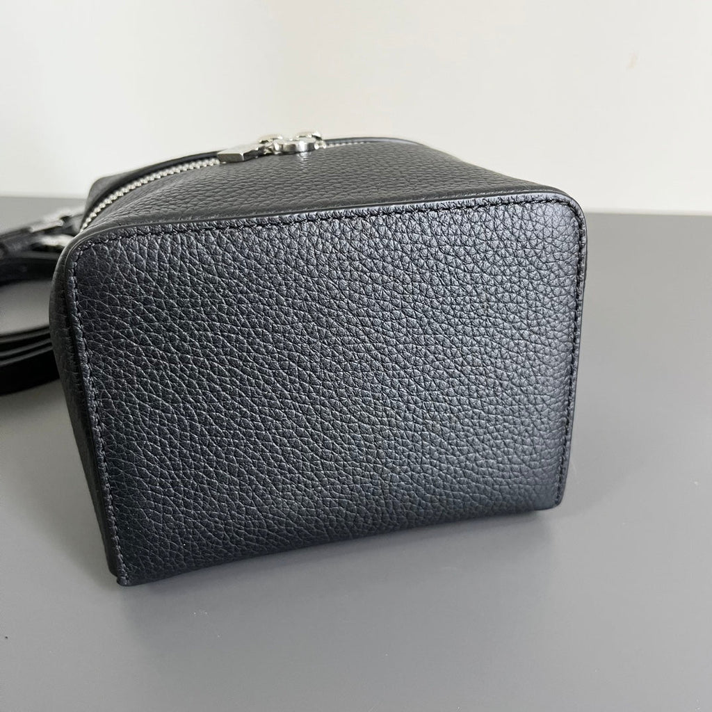LORO PIANA EXTRA POCKET L12 IN BLACK CALFSKIN WITH SILVER HARDWARE