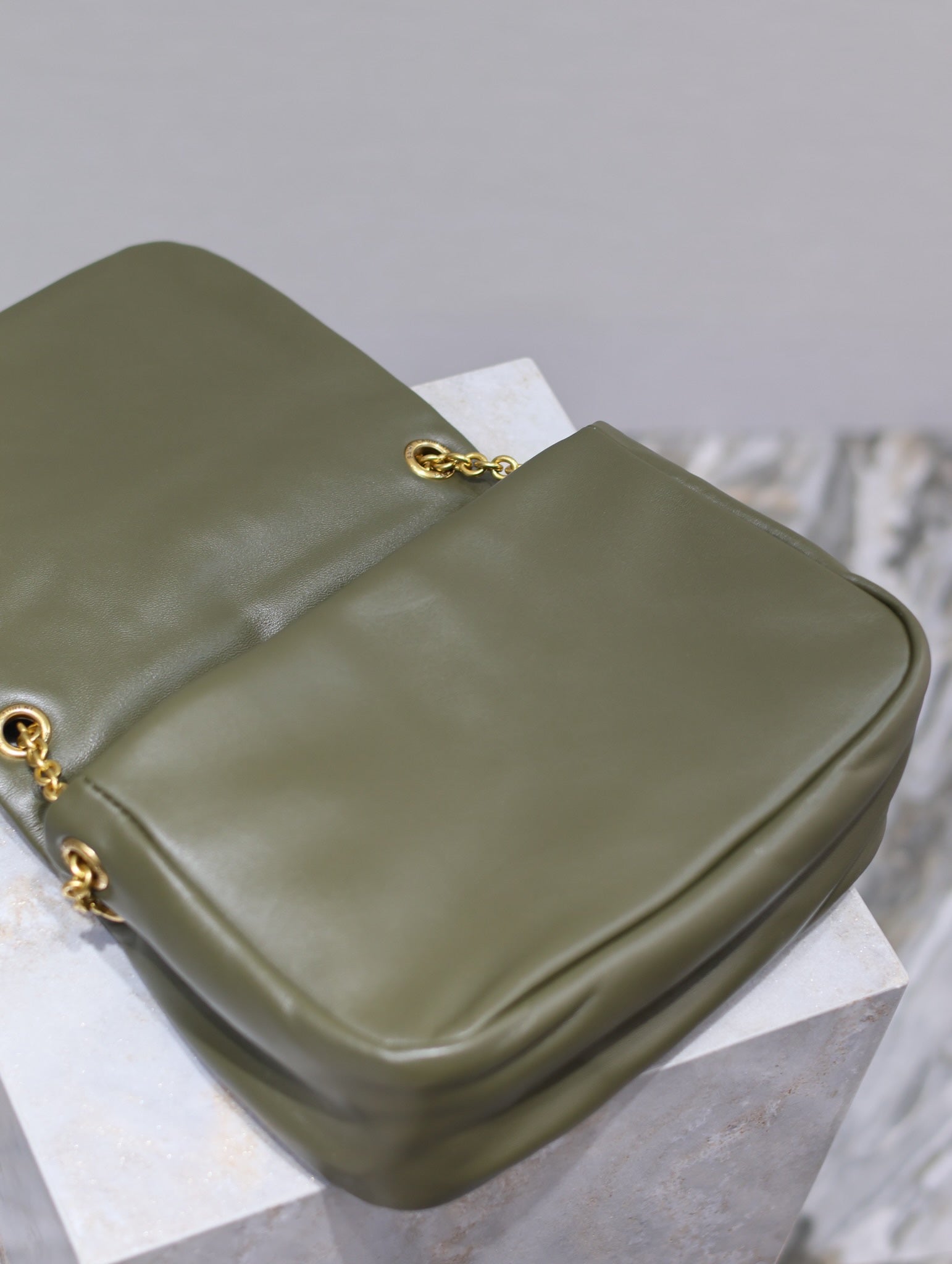 SAINT LAURENT YSL 25S JAMIE 25 IN LIGHT MUSK LAMBSKIN GOLD HARDWRE