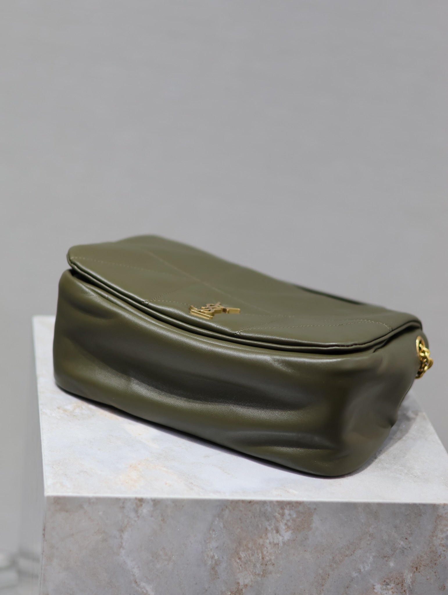 SAINT LAURENT YSL 25S JAMIE 25 IN LIGHT MUSK LAMBSKIN GOLD HARDWRE