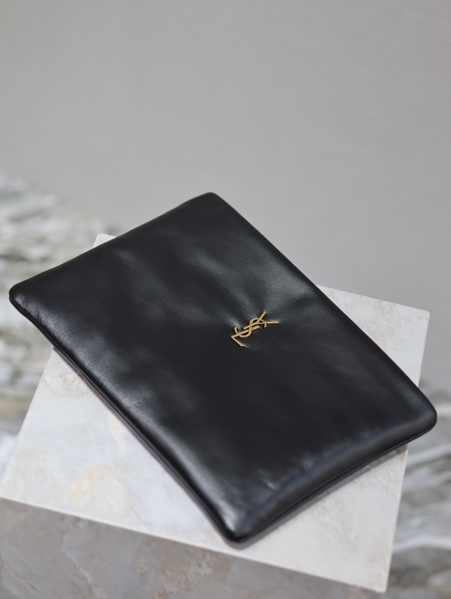 SAINT LAURENT CALYPSO LARGE POUCH 30 IN BLACK SMOOTH LAMBSKIN