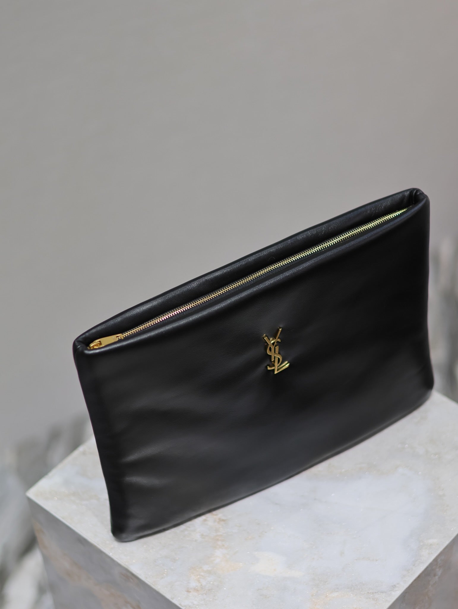 SAINT LAURENT CALYPSO LARGE POUCH 30 IN BLACK SMOOTH LAMBSKIN
