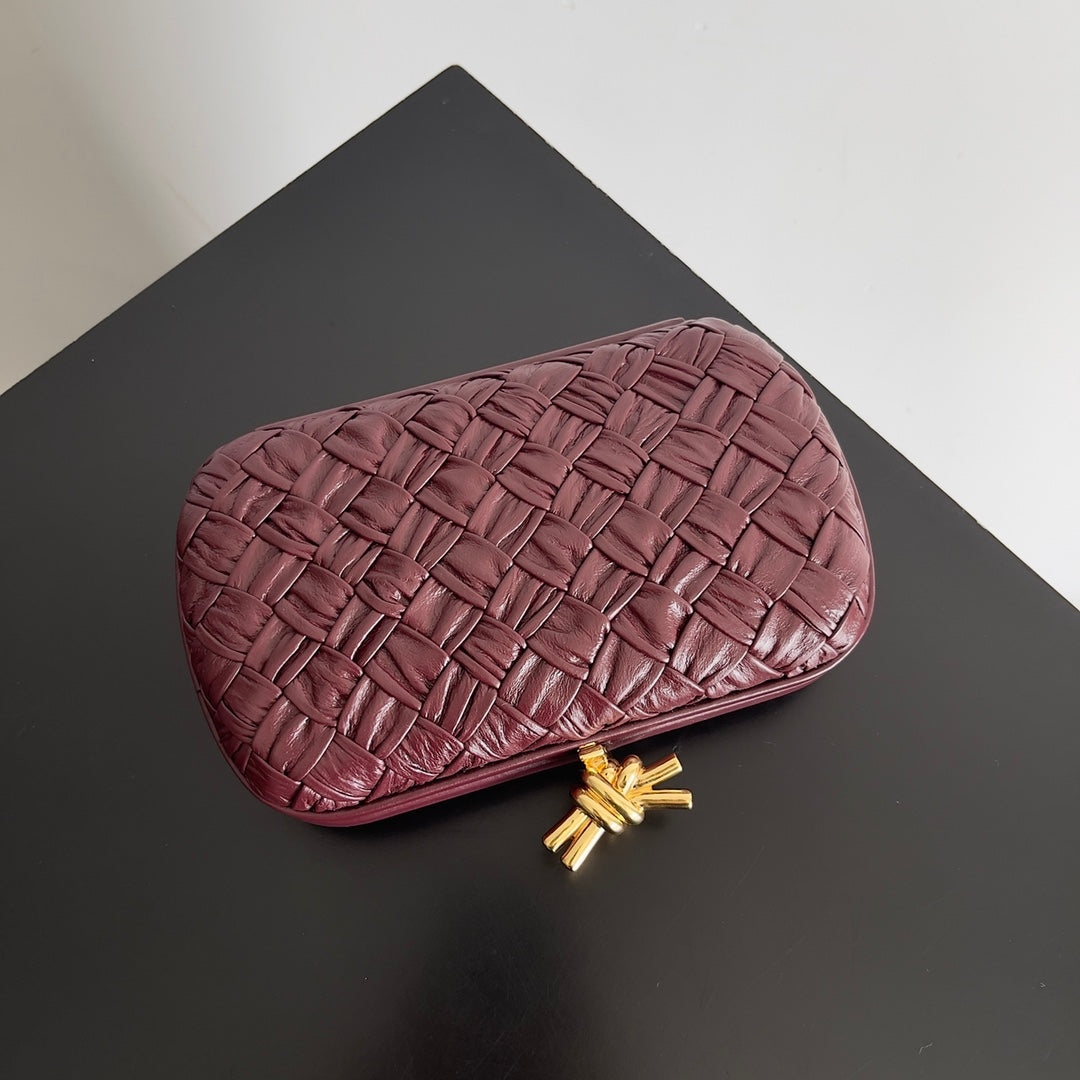 BOTTEGA VENETA CLASSIC KNOT 20 IN PLUM PURPLE LAMBSKIN