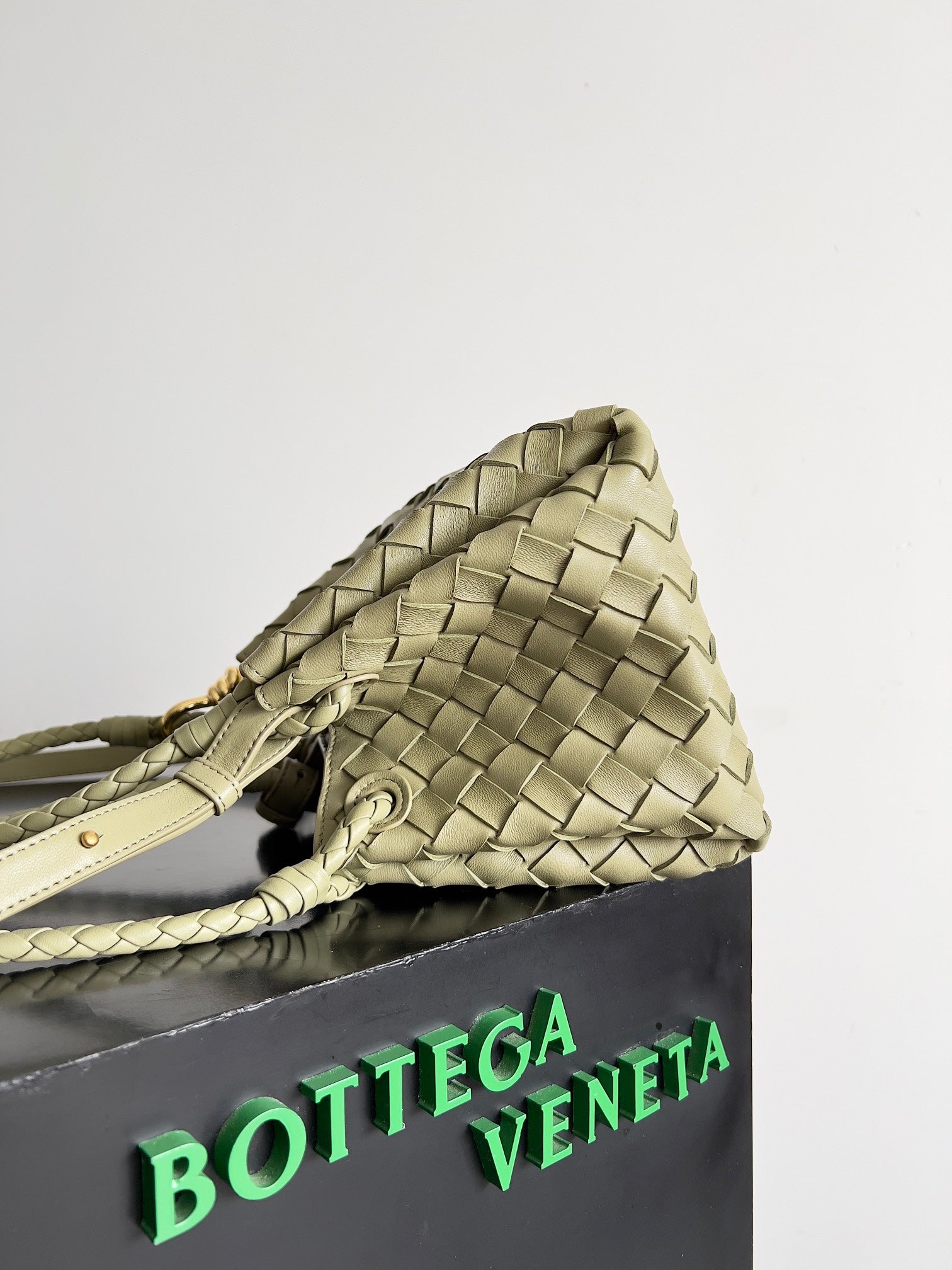 BOTTEGA VENETA BV Small Parachute 21 Light Olive Lambskin Ghw
