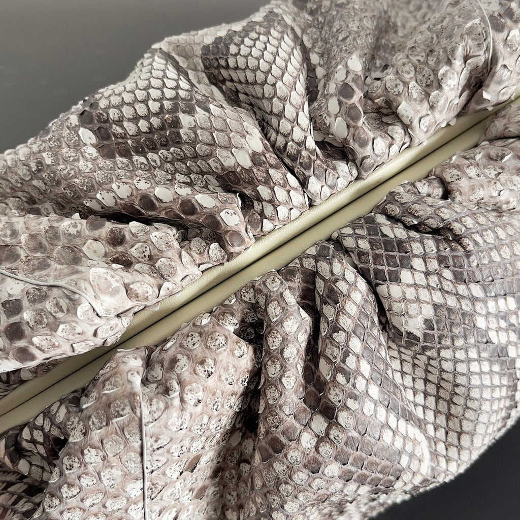 BOTTEGA VENETA POUCH CLUTCH 38 IN SNAKE PATTERN CALFSKIN