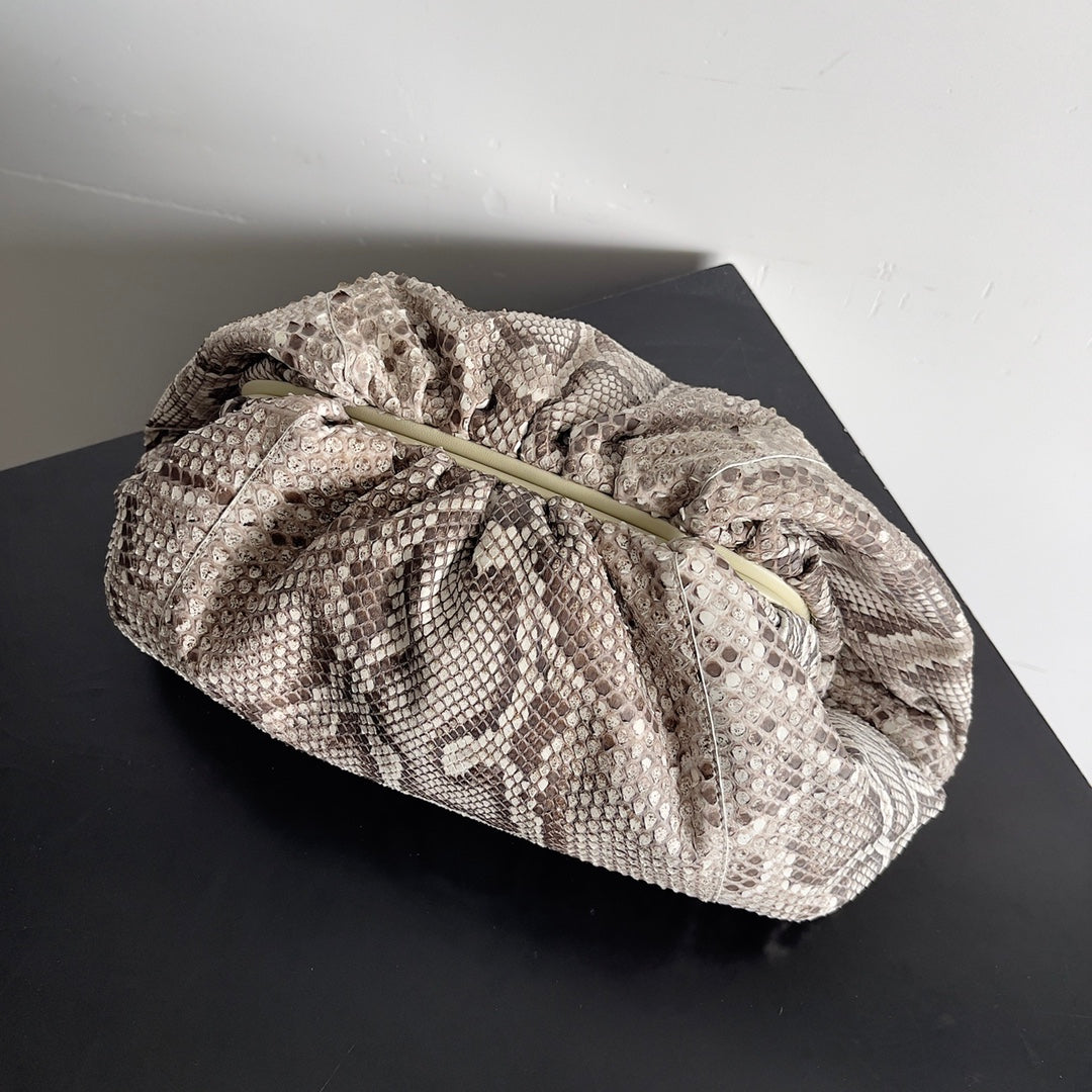 BOTTEGA VENETA POUCH CLUTCH 38 IN SNAKE PATTERN CALFSKIN