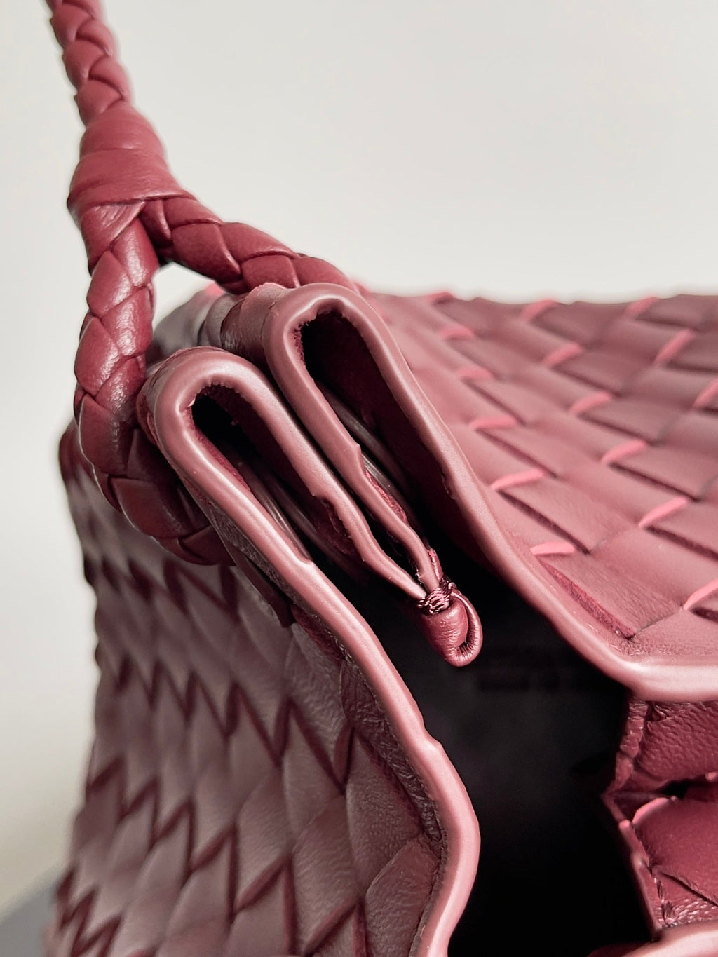 BOTTEGA VENETA BV Small Parachute 21 Burgundy Lambskin Ghw