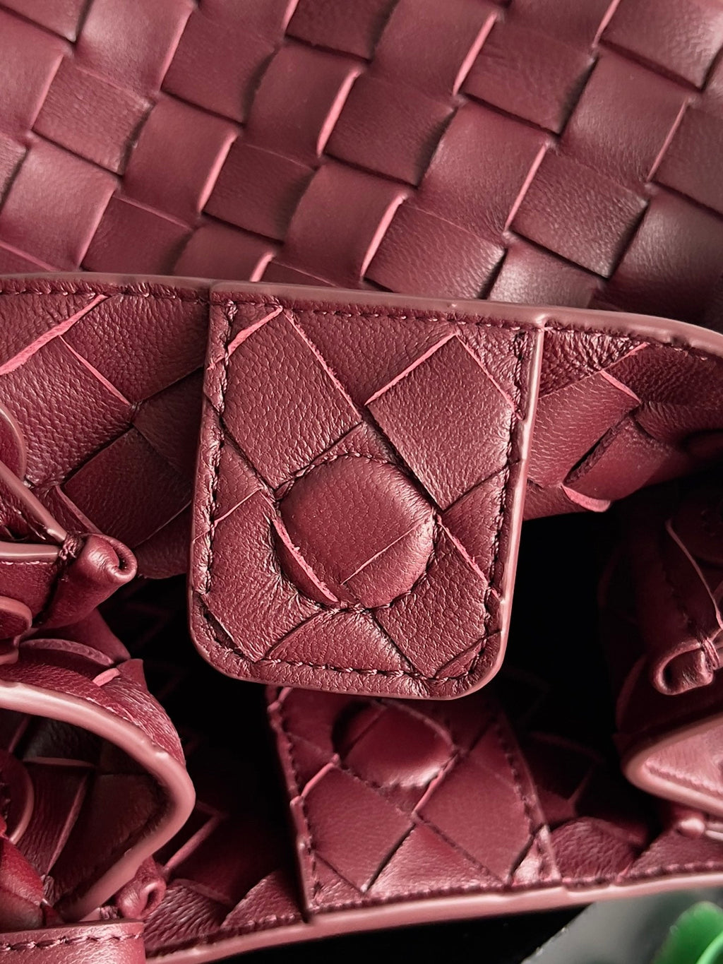 BOTTEGA VENETA BV Small Parachute 21 Burgundy Lambskin Ghw