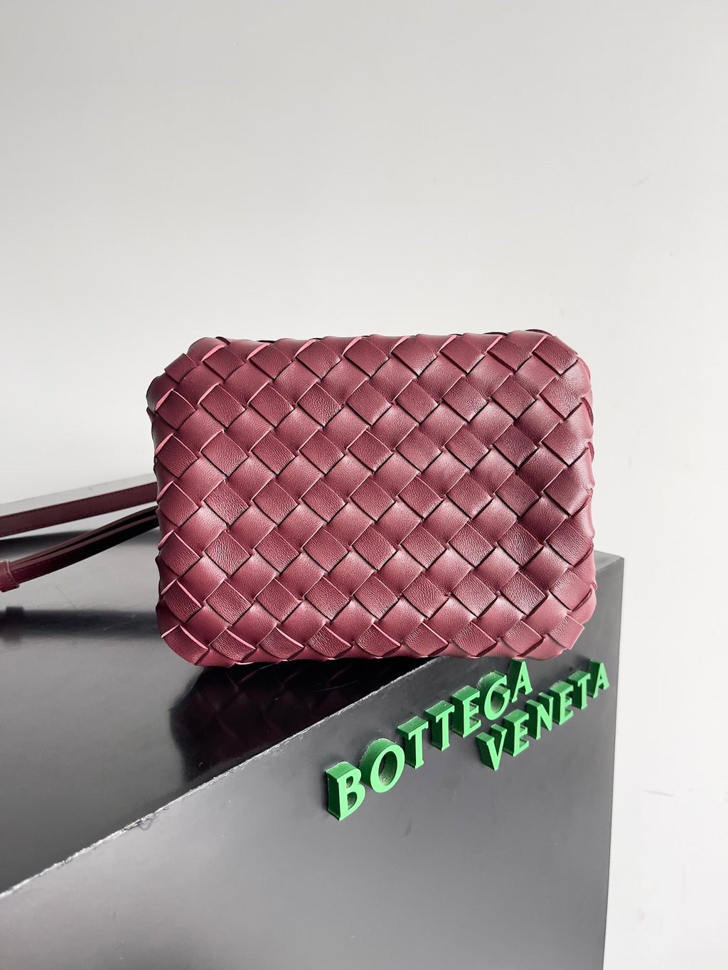 BOTTEGA VENETA BV Small Parachute 21 Burgundy Lambskin Ghw