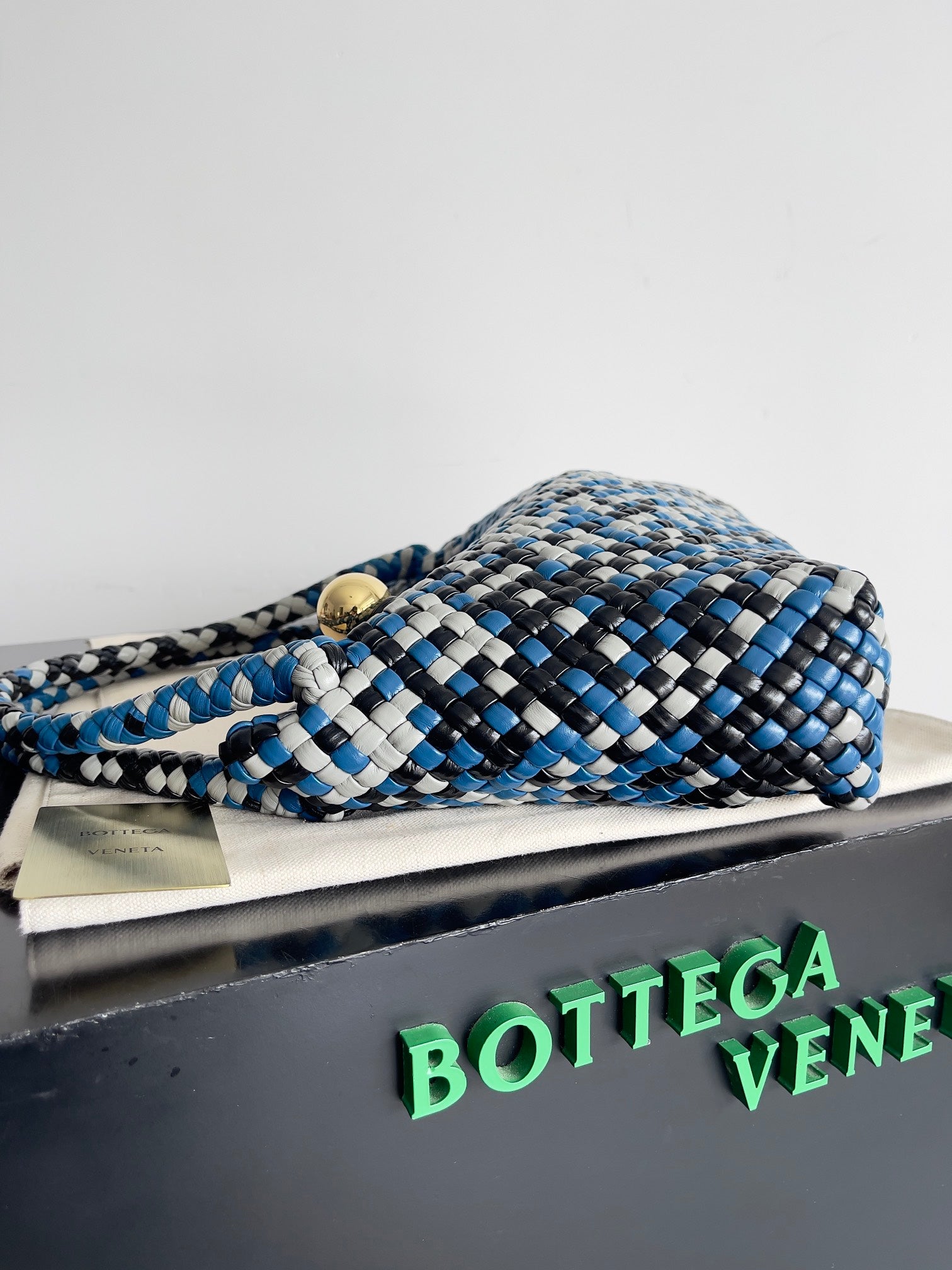 BOTTEGA VENETA TOSCA SHOULDER BAG 27 IN BLUE MIX BLACK AND WHITE LAMBSKIN