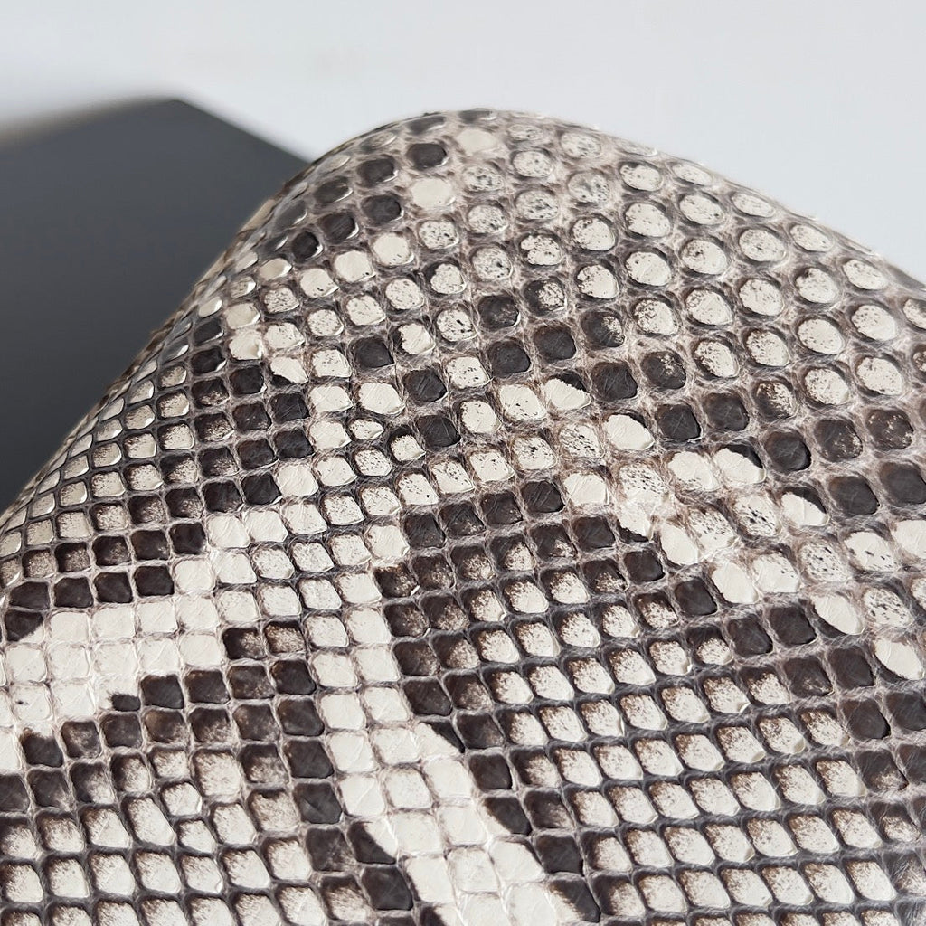 BOTTEGA VENETA KNOT CHAIN CLUTCH 20.5 IN SNAKE PATTERN CALFSKIN