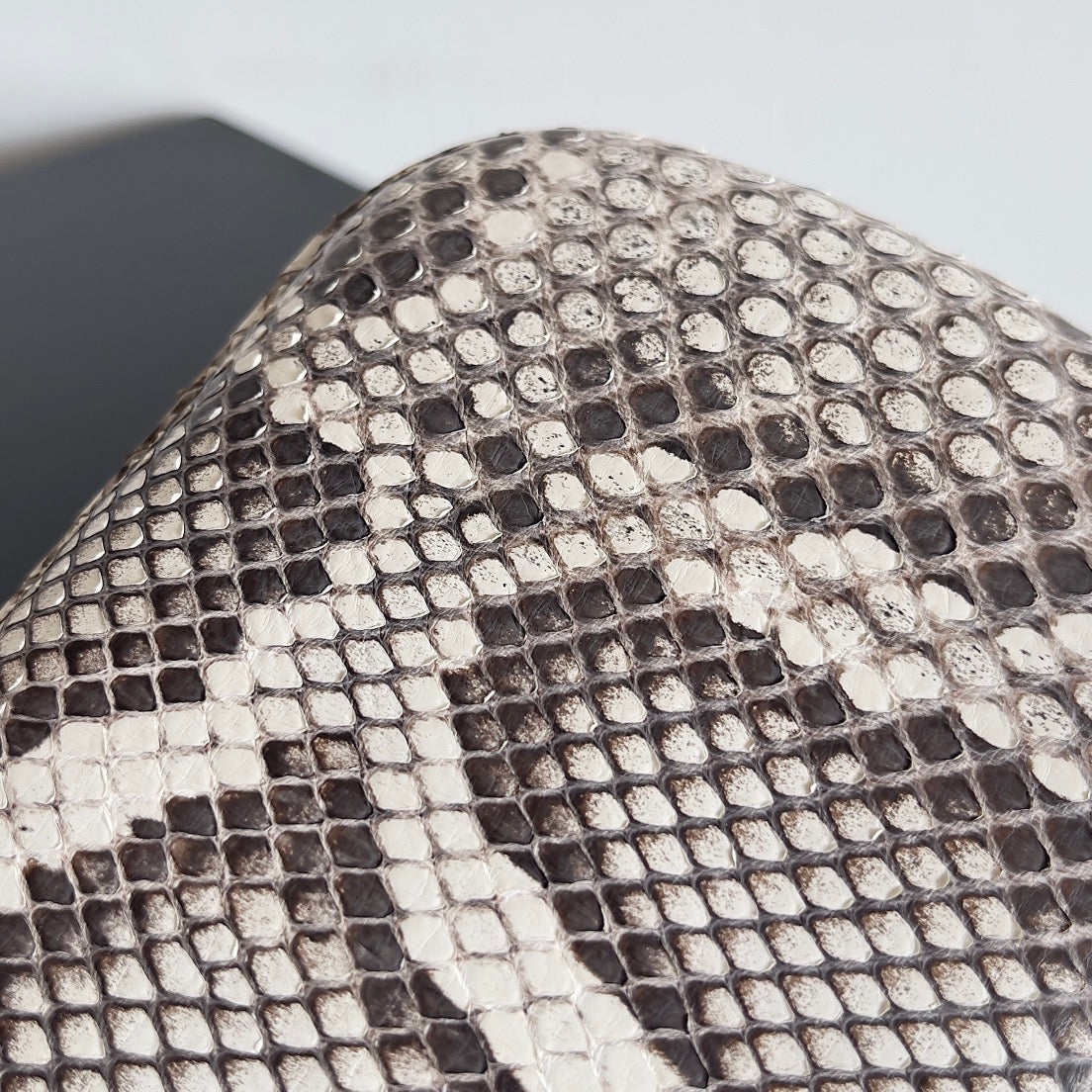 BOTTEGA VENETA KNOT CHAIN CLUTCH 20.5 IN SNAKE PATTERN CALFSKIN