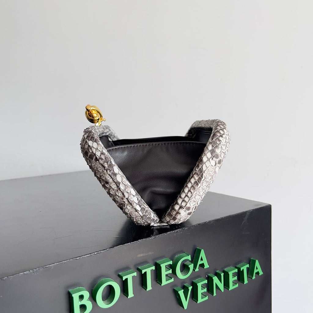 BOTTEGA VENETA KNOT CHAIN CLUTCH 20.5 IN SNAKE PATTERN CALFSKIN