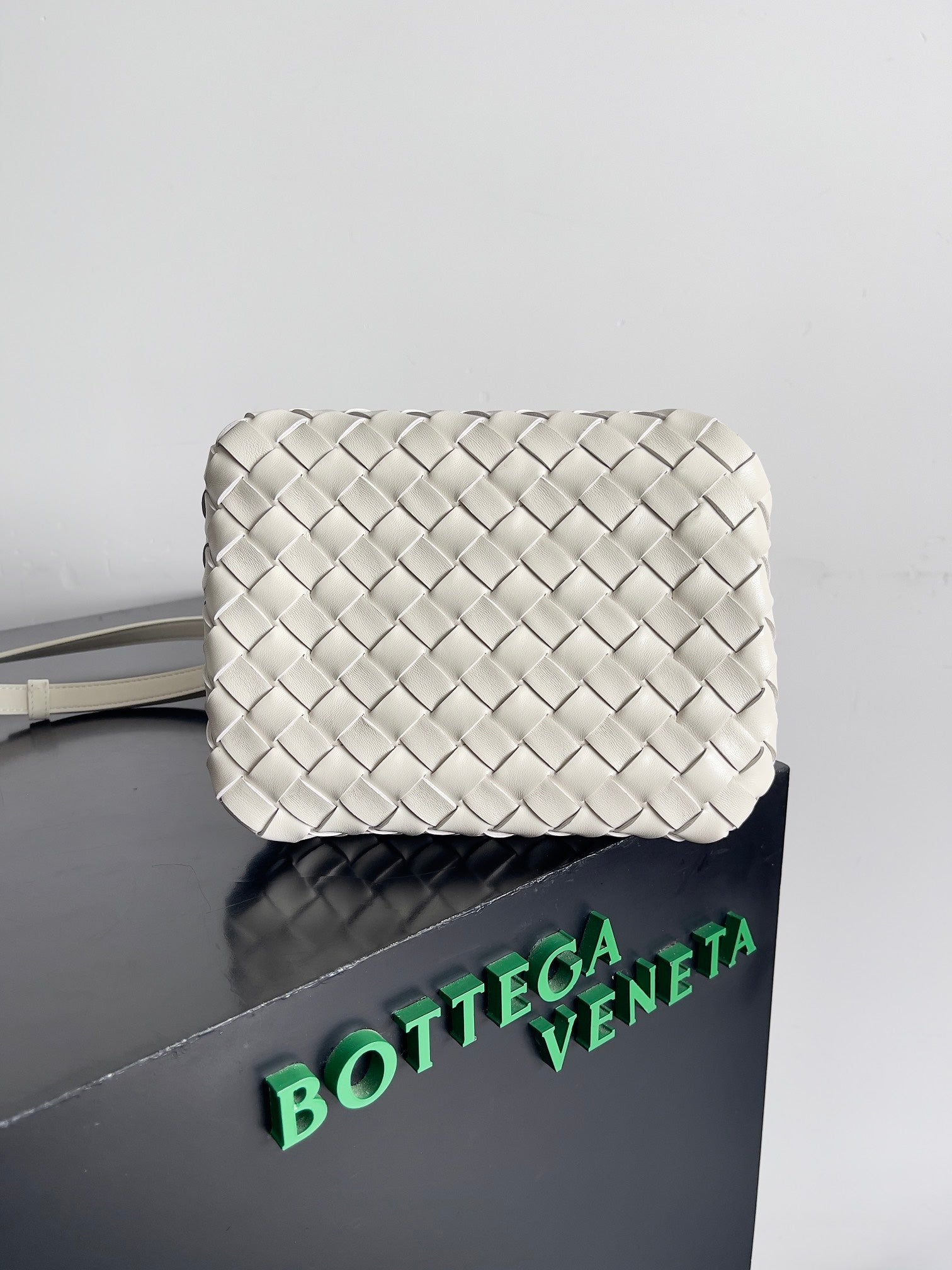 BOTTEGA VENETA BV Small Parachute 21 Sea Salt Lambskin Ghw