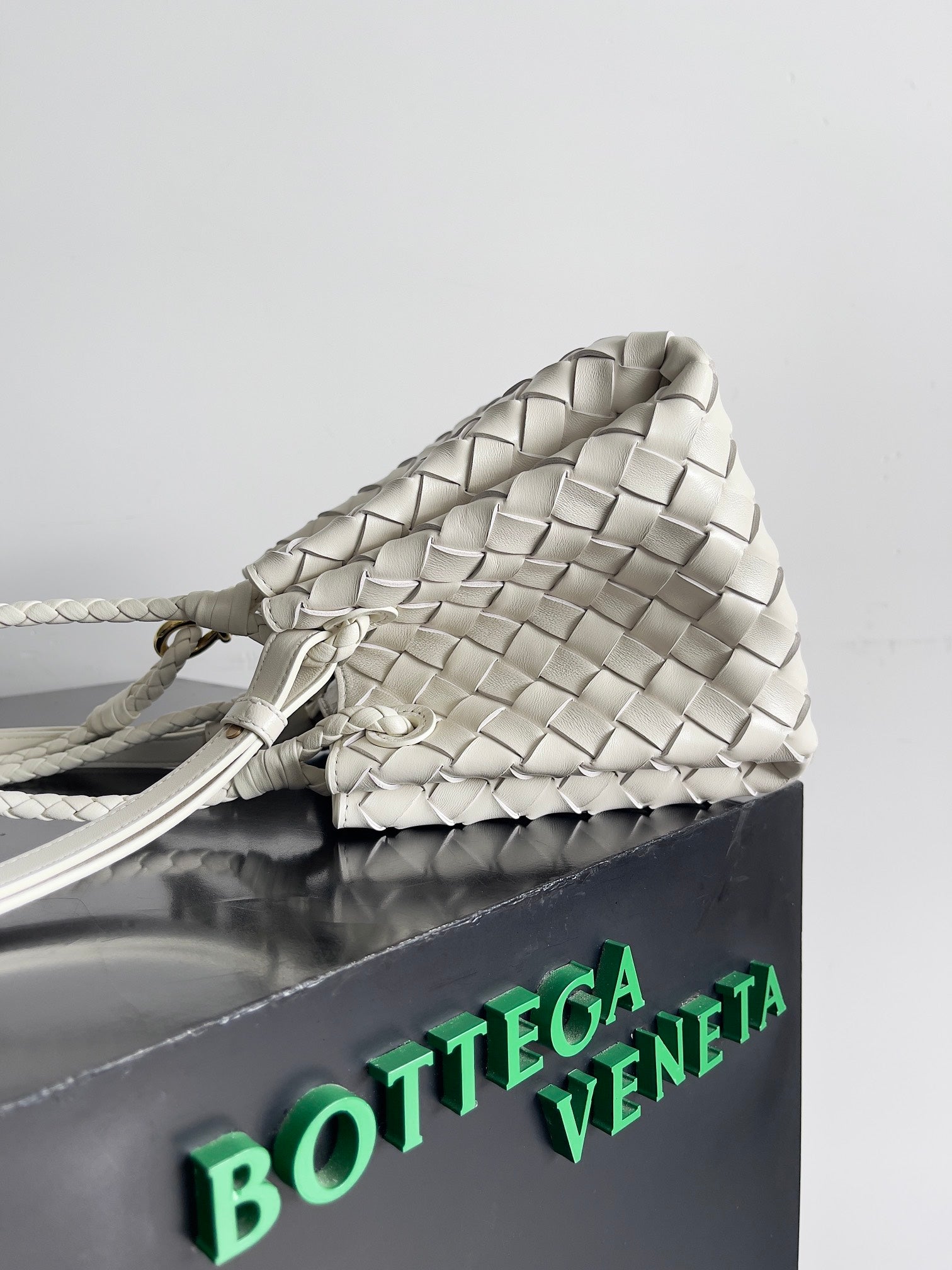 BOTTEGA VENETA BV Small Parachute 21 Sea Salt Lambskin Ghw