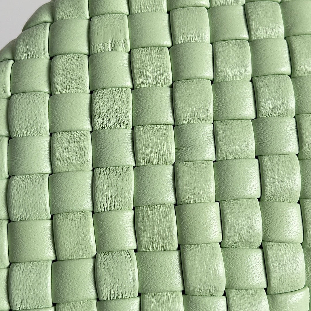 BOTTEGA VENETA KNOT CHAIN CLUTCH 20.5 IN LIGHT GREEN LAMBSKIN
