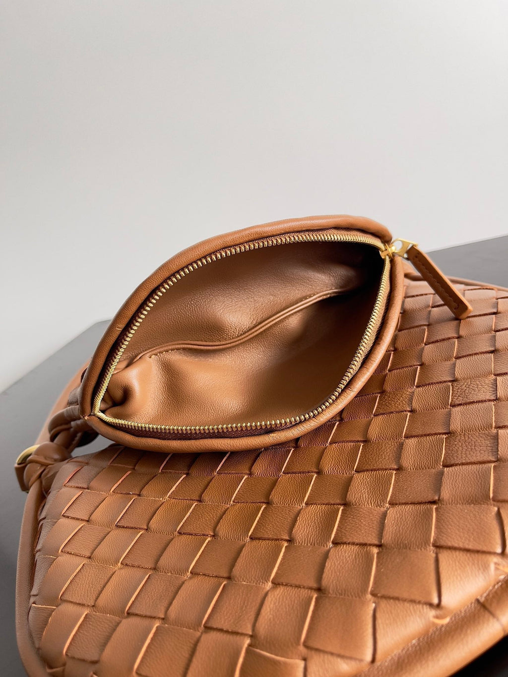 BOTTEGA VENETA SMALL GEMELLI 24 IN BRONZE BROWN LAMBSKIN