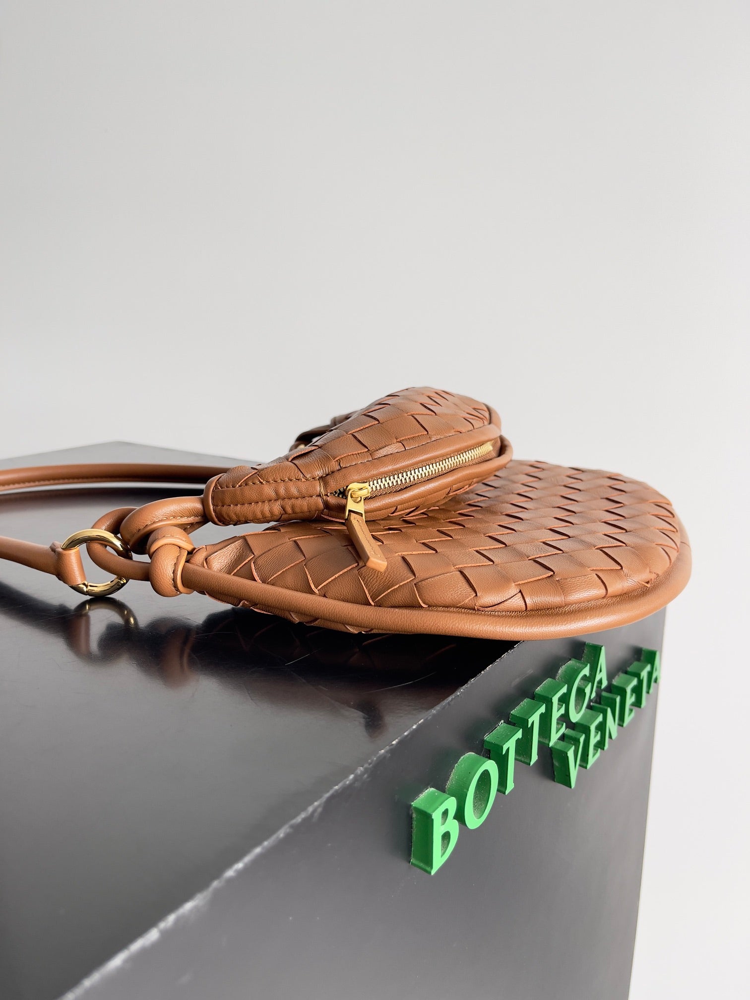 BOTTEGA VENETA SMALL GEMELLI 24 IN BRONZE BROWN LAMBSKIN