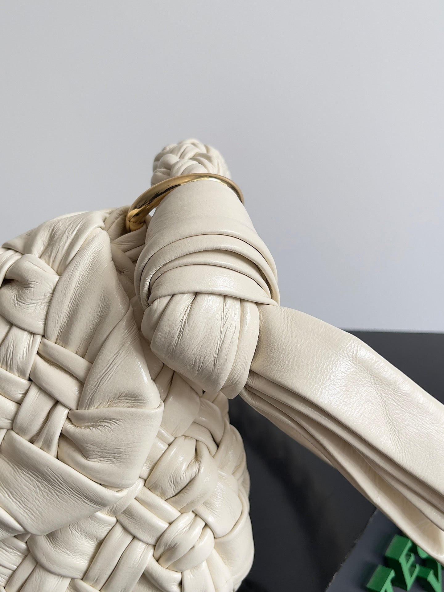 BOTTEGA VENETA KALIMERO CITTÀ 25 IN OFF WHITE CALFSKIN