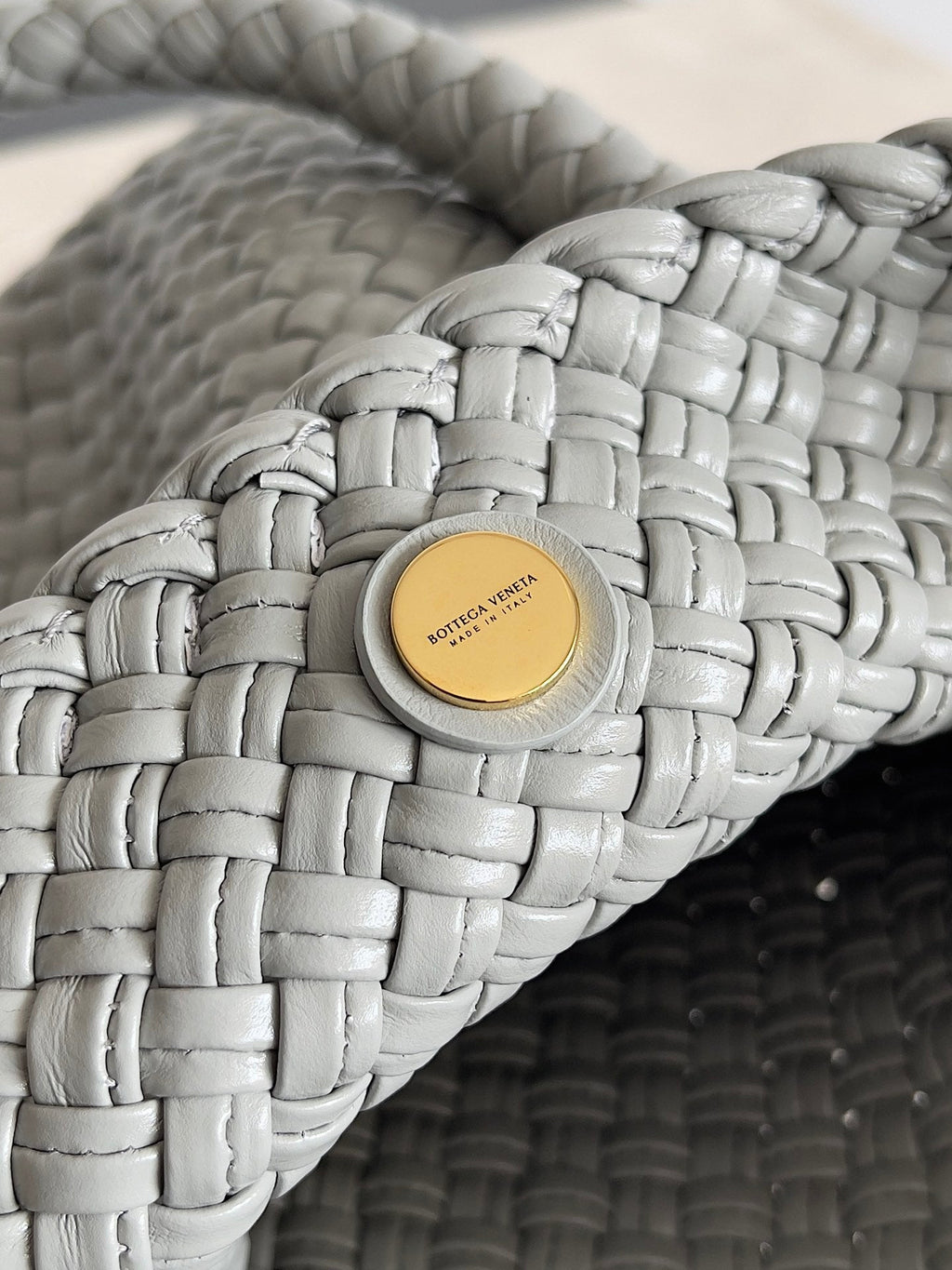 BOTTEGA VENETA TOSCA SHOULDER BAG 27 IN AGATE GREY LAMBSKIN WITH DALMATA STONE DETAIL