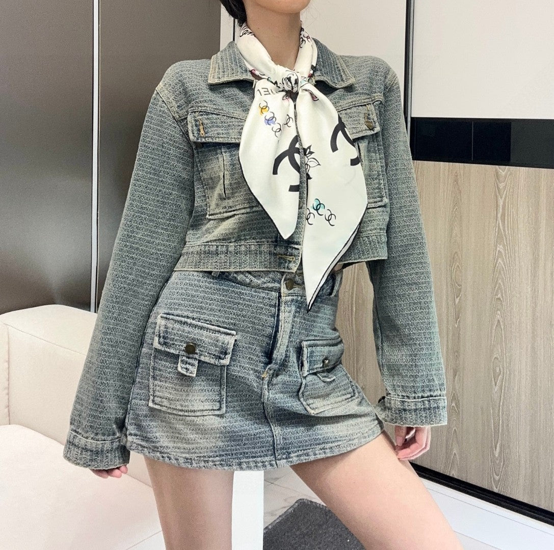 CHANEL 25S SCARF 90 IN SILK 735830