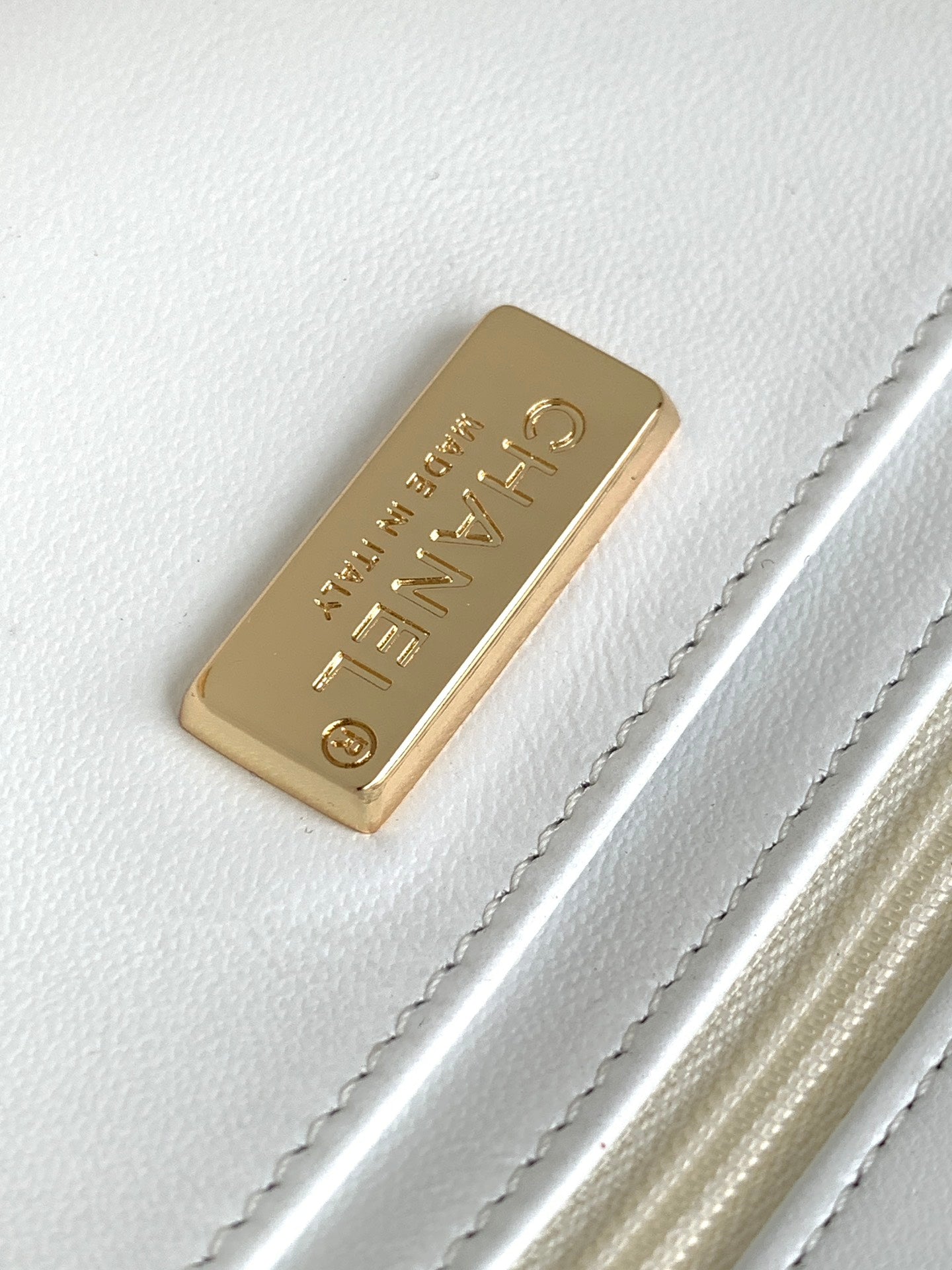 CHANEL MINI 20 CLASSIC HANDBAG IN WHITE EMBROIDERED TWEED SEQUINS