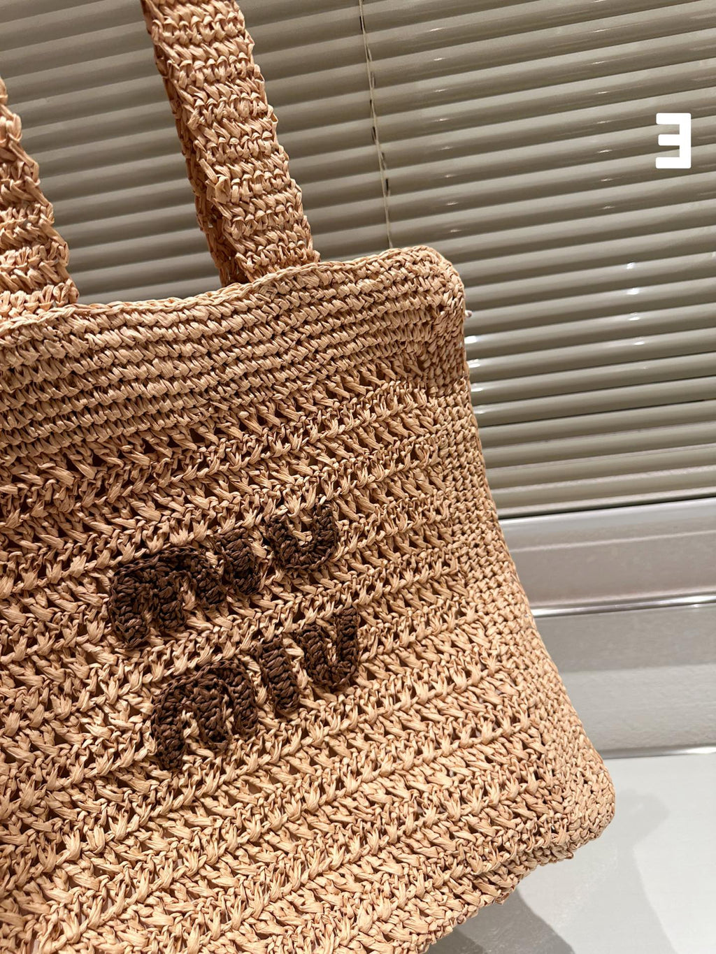 MIU MIU TOTE 38 BAG IN BEIGE BROWN STRAW WOVEN