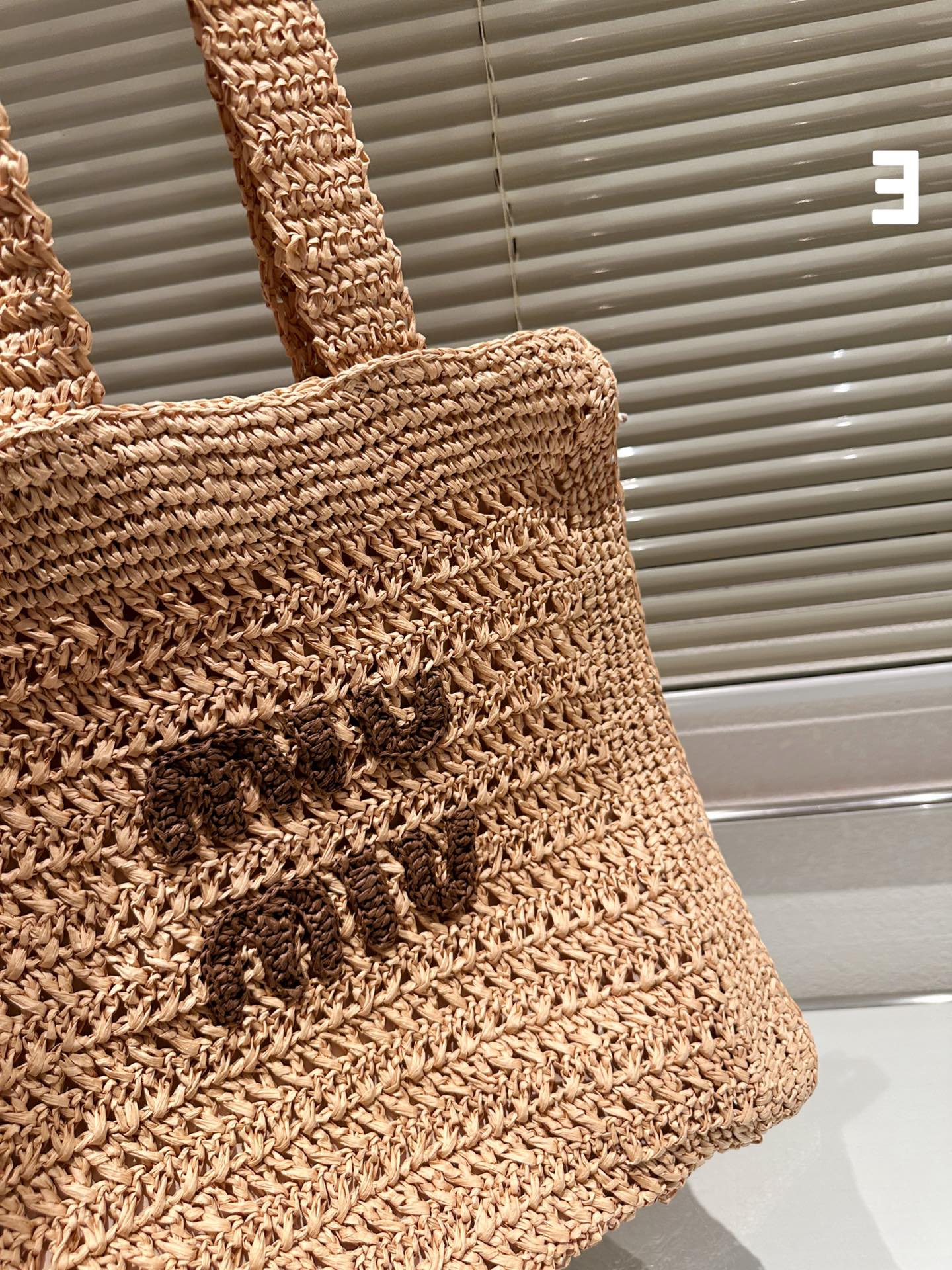 MIU MIU TOTE 38 BAG IN BEIGE BROWN STRAW WOVEN