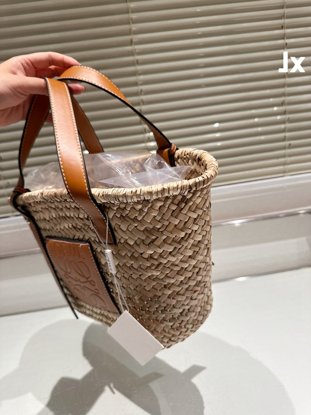 LOEWE LOE MEDIUM 28 BASKET BAG IN NATURAL RAFFIA