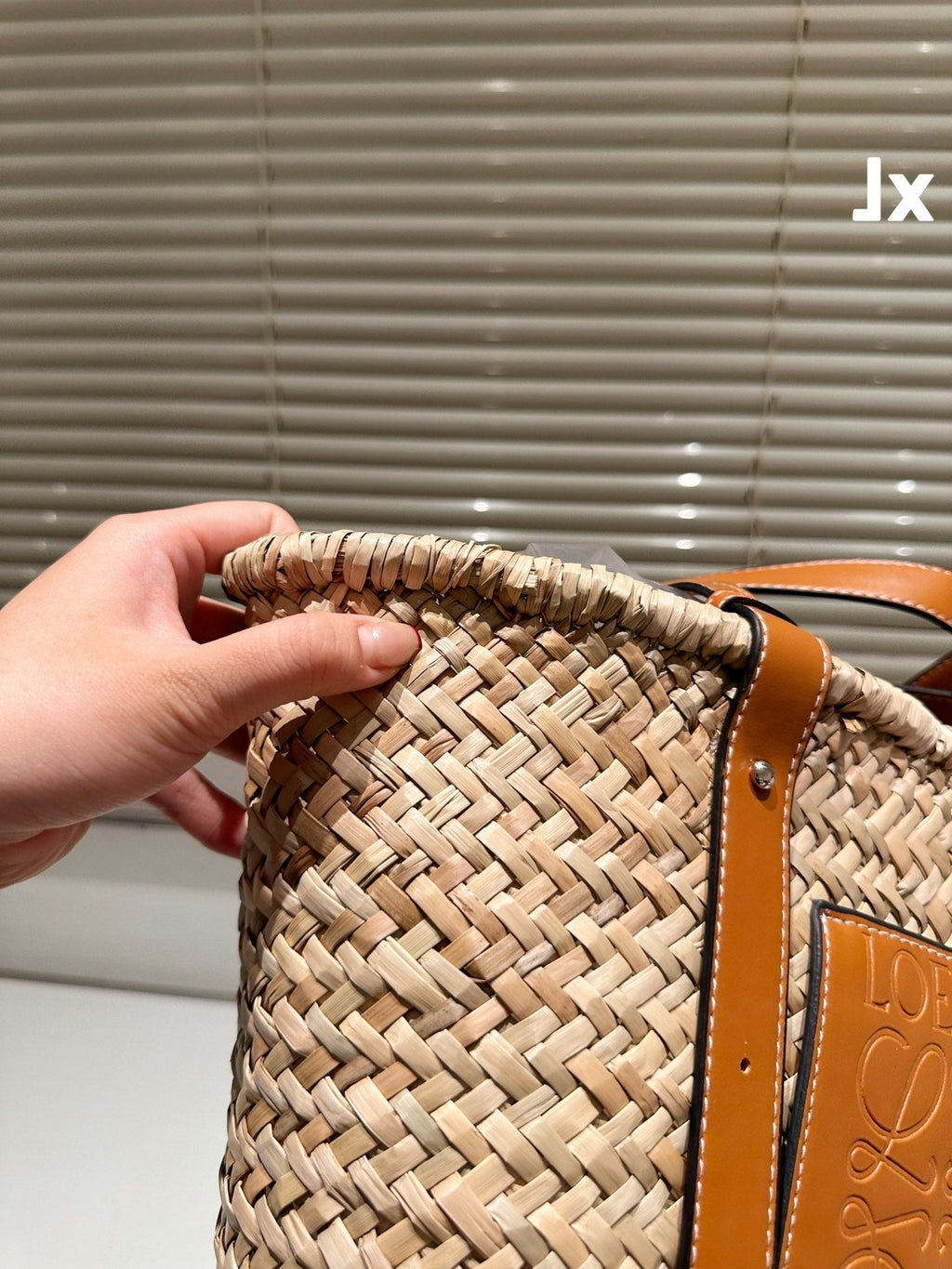 LOEWE LOE MEDIUM 28 BASKET BAG IN NATURAL RAFFIA