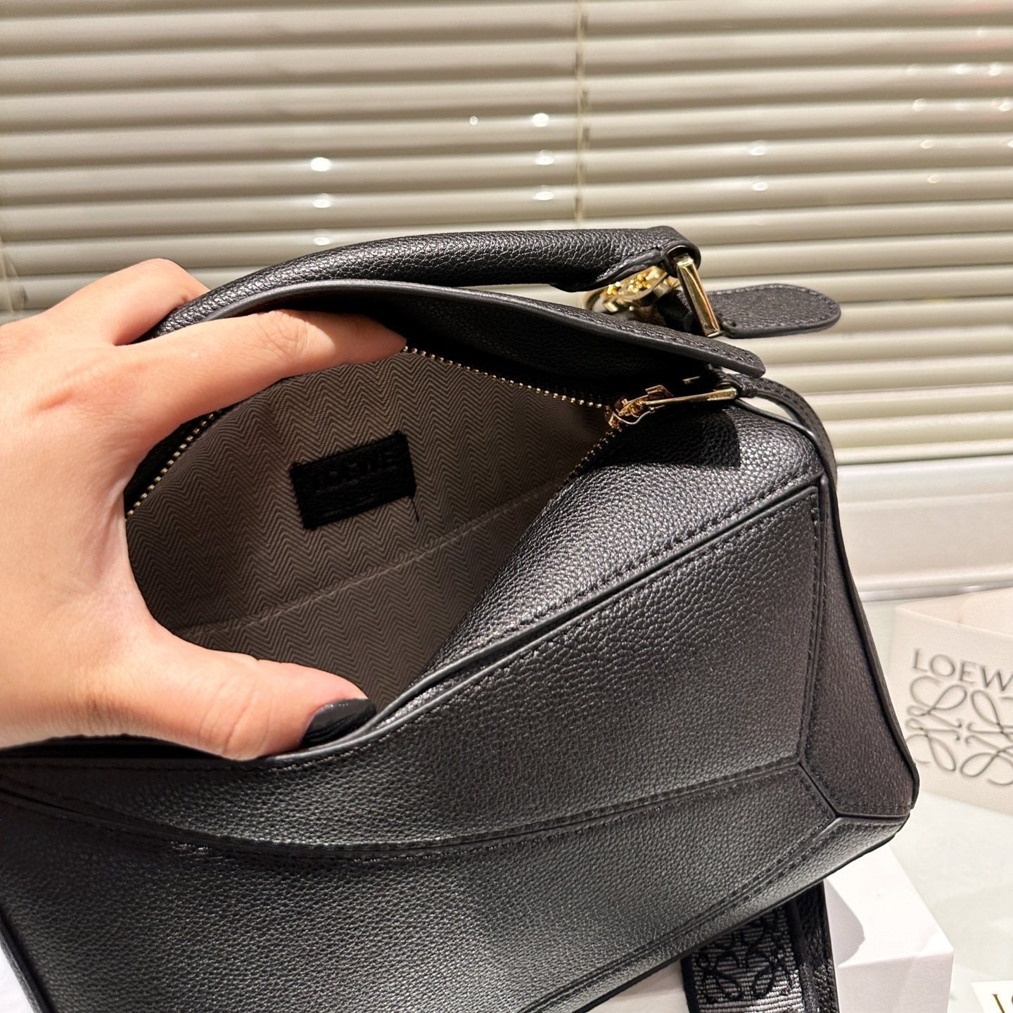 LOEWE LOE MEDIUM 25 PUZZLE BAG IN BLACK GRAINED CALFSKIN