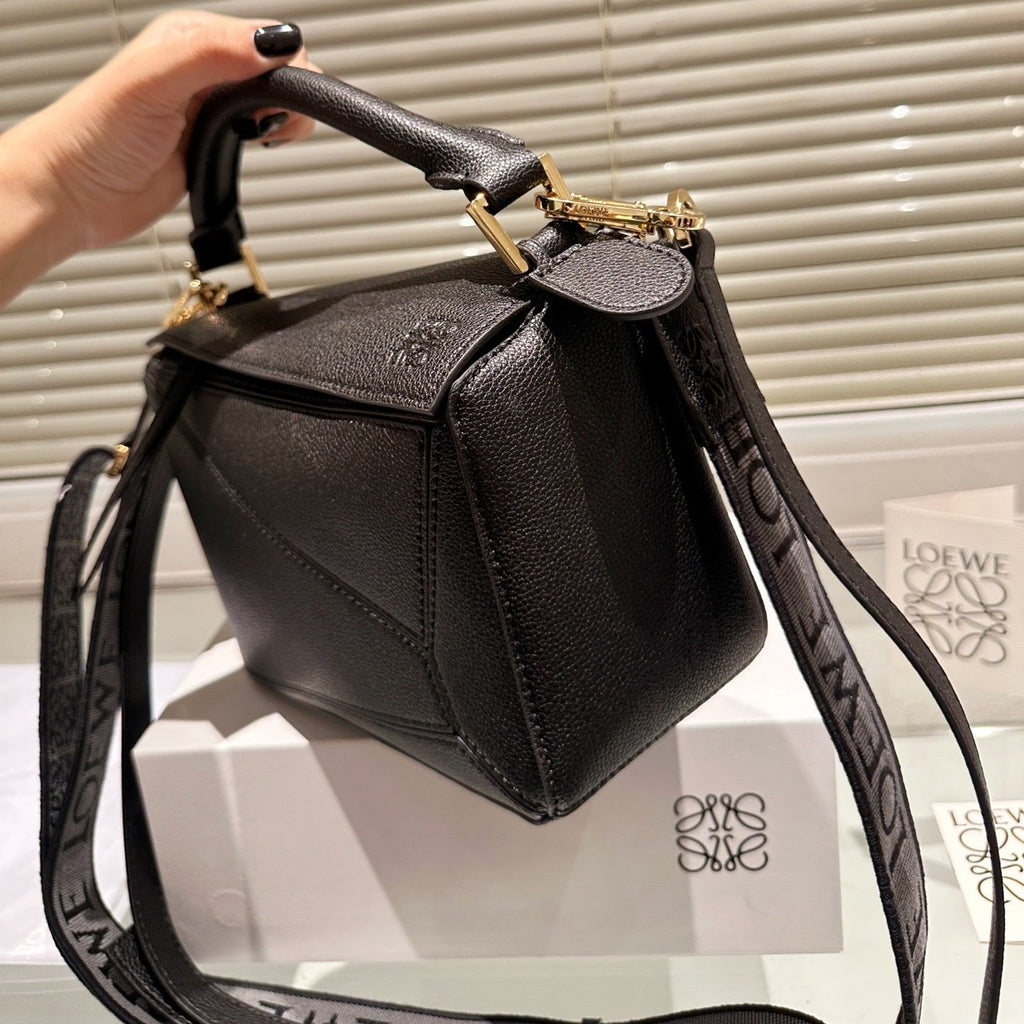 LOEWE LOE MEDIUM 25 PUZZLE BAG IN BLACK GRAINED CALFSKIN