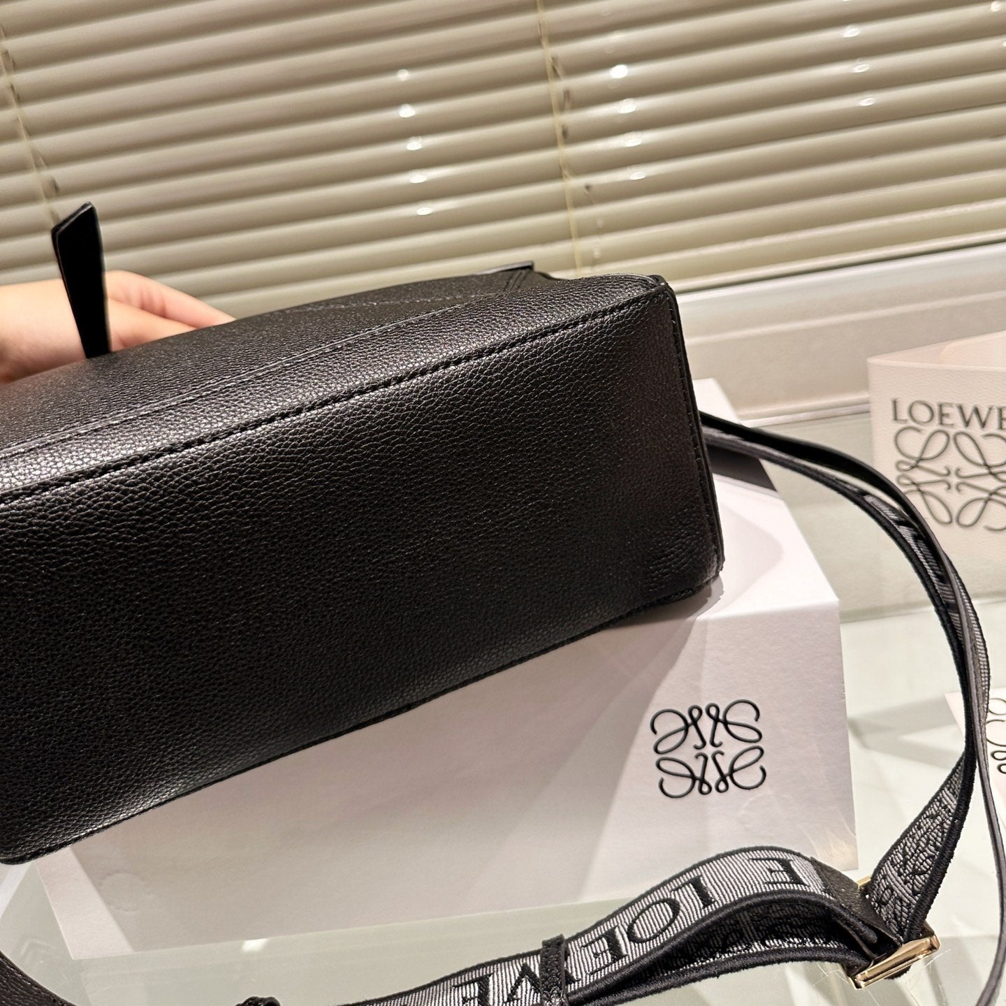 LOEWE LOE MEDIUM 25 PUZZLE BAG IN BLACK GRAINED CALFSKIN